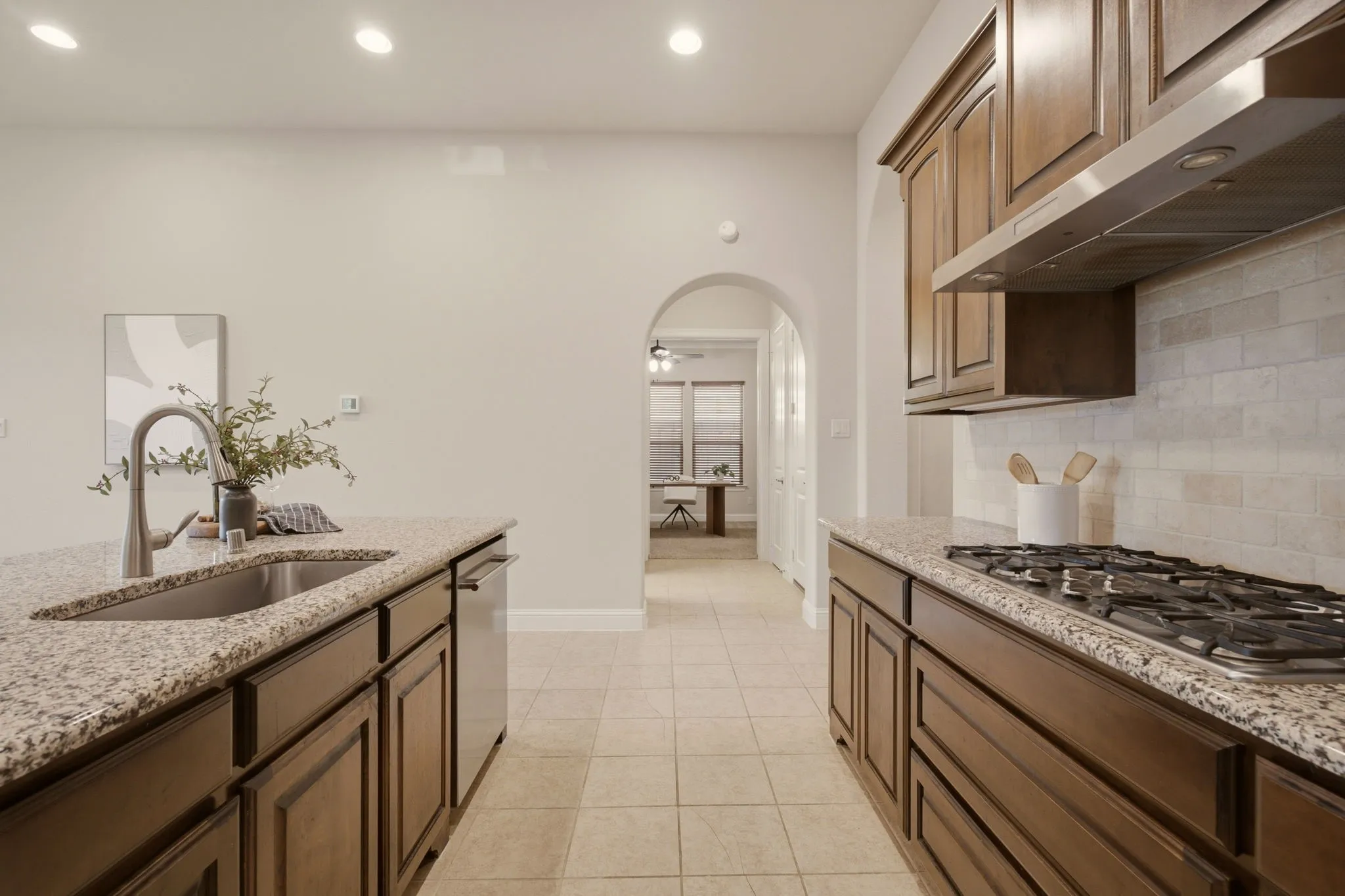 Single Family Residence For Sale in Dallas County , 4721 Harlow Bend Drive, Irving, Texas 75038, 3 Bedroom, 2 Bathroom, 2 Garage spaces, 2,096 Sqft, built in 2017, mls#21339907, Real Estate Agent in Irving, Homes For Sale in Dallas county, Homes For Sale in Irving, Realtor in Irving Texas, Real Estate Brokerage Independent Realty Texas, Luminita Cordes Realtor
