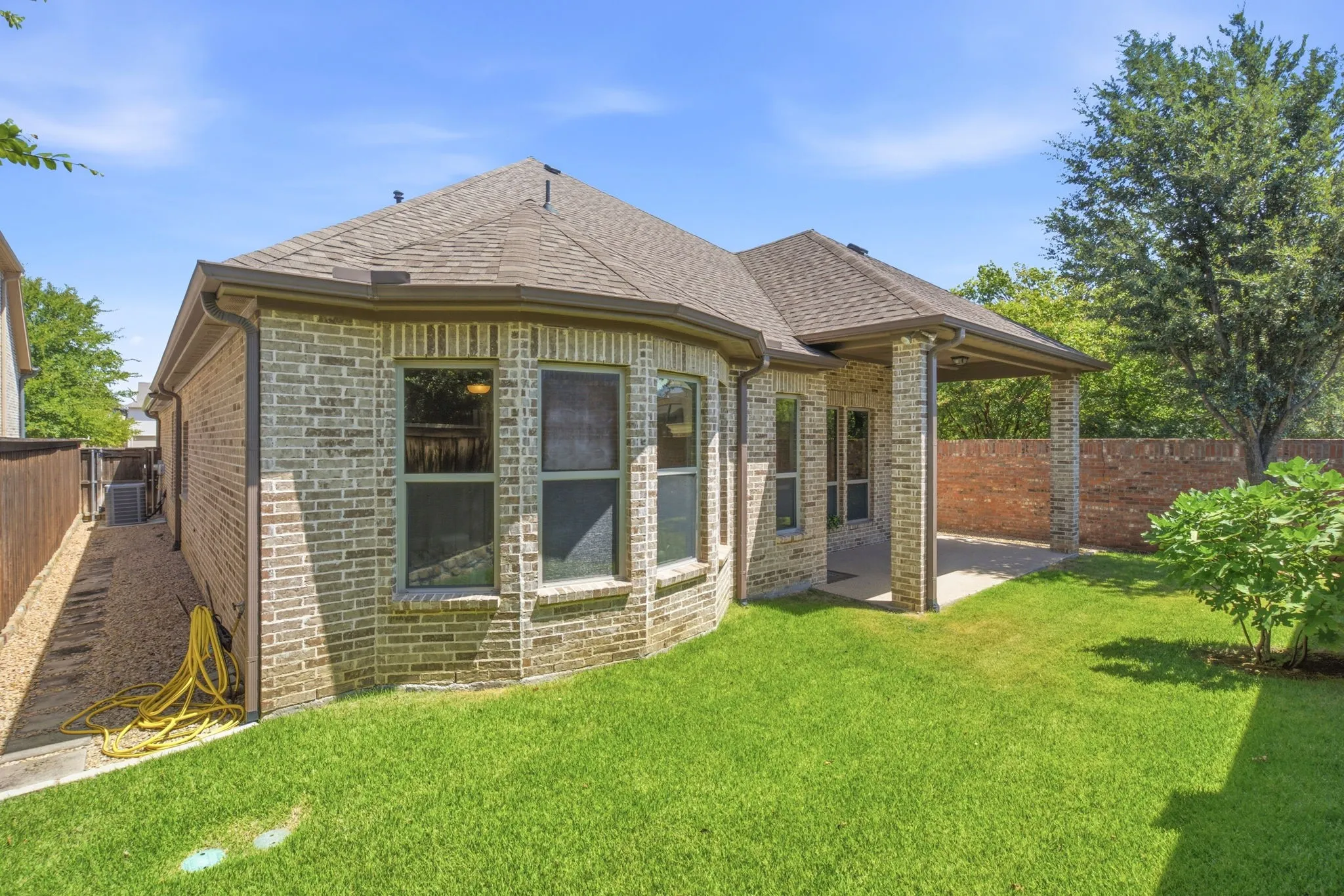 Single Family Residence For Sale in Dallas County , 4721 Harlow Bend Drive, Irving, Texas 75038, 3 Bedroom, 2 Bathroom, 2 Garage spaces, 2,096 Sqft, built in 2017, mls#21339907, Real Estate Agent in Irving, Homes For Sale in Dallas county, Homes For Sale in Irving, Realtor in Irving Texas, Real Estate Brokerage Independent Realty Texas, Luminita Cordes Realtor