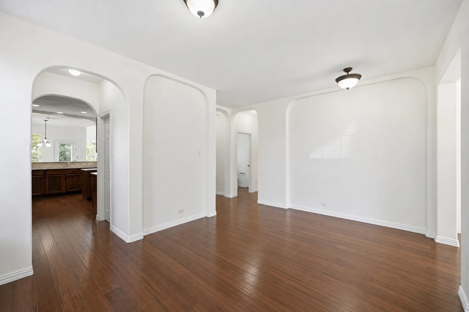 Single Family Residence For Sale in Tarrant County , 10105 Renwick Cove, Fort Worth, Texas 76244, 4 Bedroom, 4 Bathroom, 3 Garage spaces, 3,572 Sqft, built in 2006, mls#21360490, Real Estate Agent in Fort Worth, Homes For Sale in Tarrant county, Homes For Sale in Fort Worth, Realtor in Fort Worth Texas, Real Estate Brokerage Independent Realty Texas, Luminita Cordes Realtor