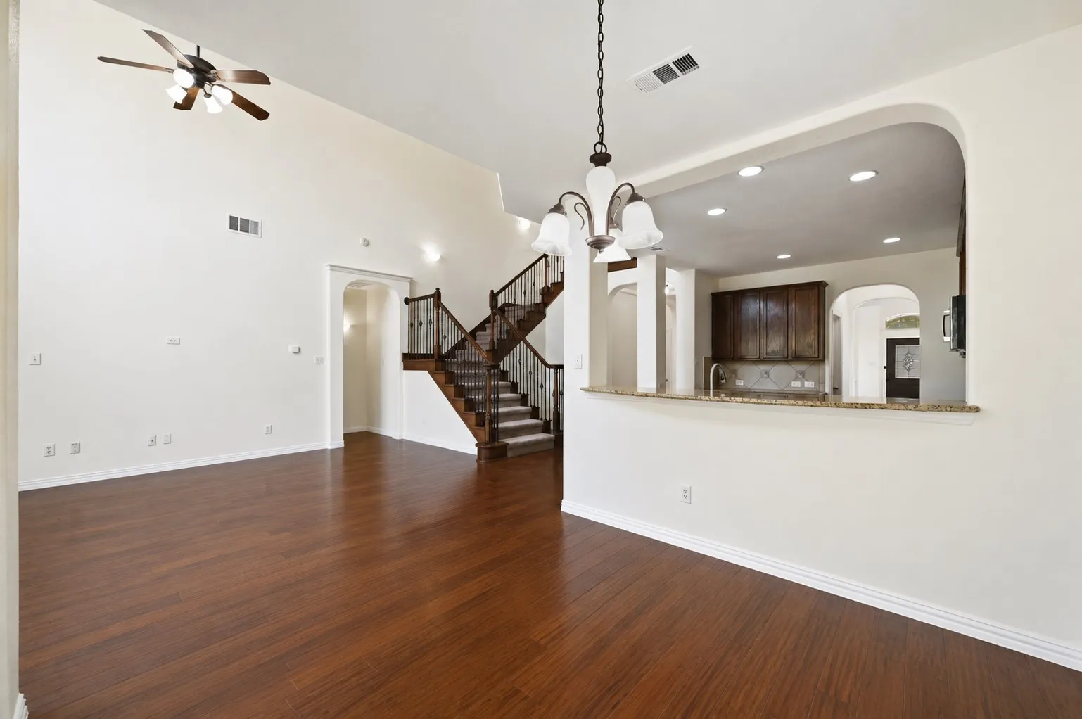 Single Family Residence For Sale in Tarrant County , 10105 Renwick Cove, Fort Worth, Texas 76244, 4 Bedroom, 4 Bathroom, 3 Garage spaces, 3,572 Sqft, built in 2006, mls#21360490, Real Estate Agent in Fort Worth, Homes For Sale in Tarrant county, Homes For Sale in Fort Worth, Realtor in Fort Worth Texas, Real Estate Brokerage Independent Realty Texas, Luminita Cordes Realtor