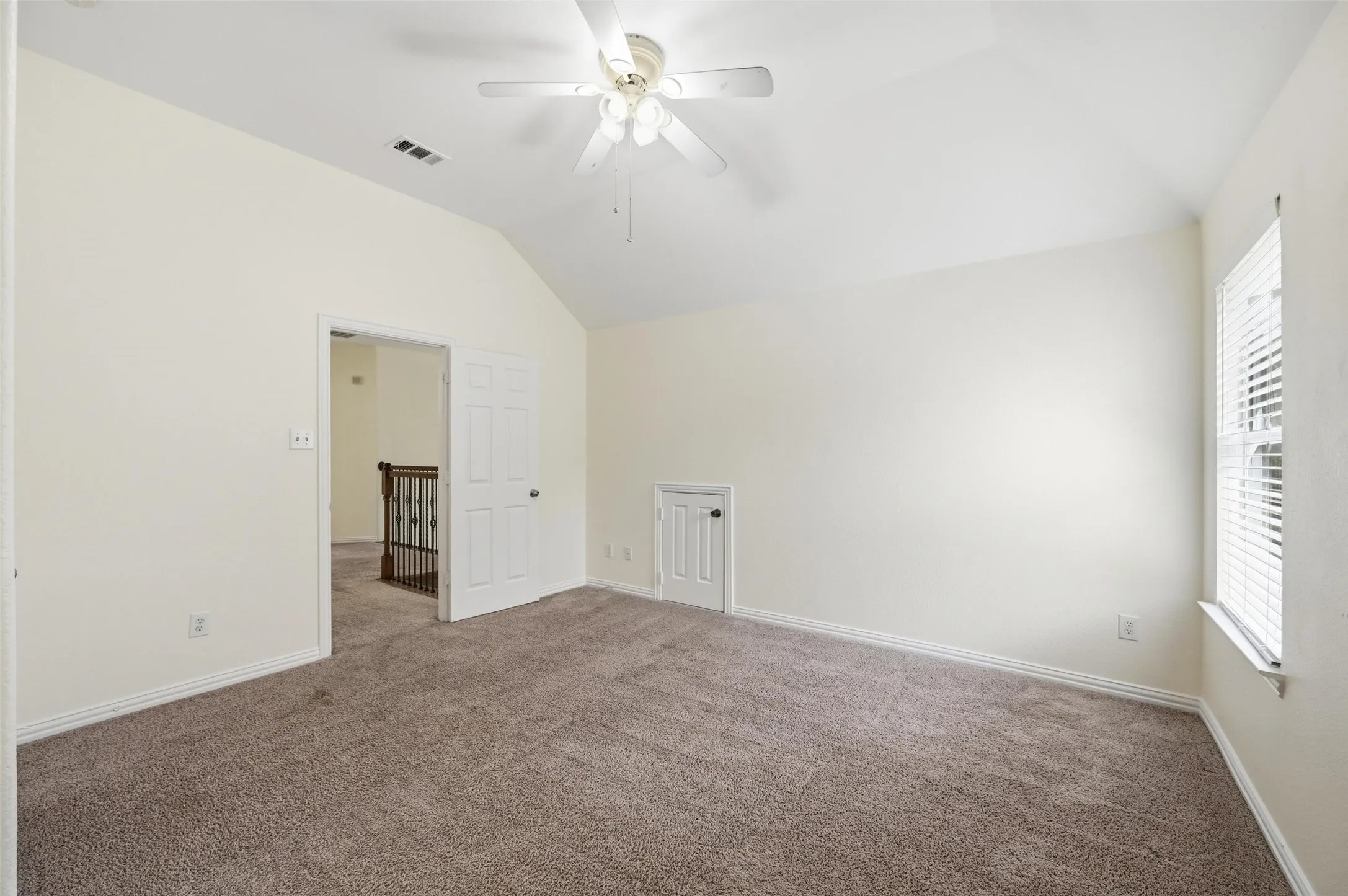 Single Family Residence For Sale in Tarrant County , 10105 Renwick Cove, Fort Worth, Texas 76244, 4 Bedroom, 4 Bathroom, 3 Garage spaces, 3,572 Sqft, built in 2006, mls#21360490, Real Estate Agent in Fort Worth, Homes For Sale in Tarrant county, Homes For Sale in Fort Worth, Realtor in Fort Worth Texas, Real Estate Brokerage Independent Realty Texas, Luminita Cordes Realtor