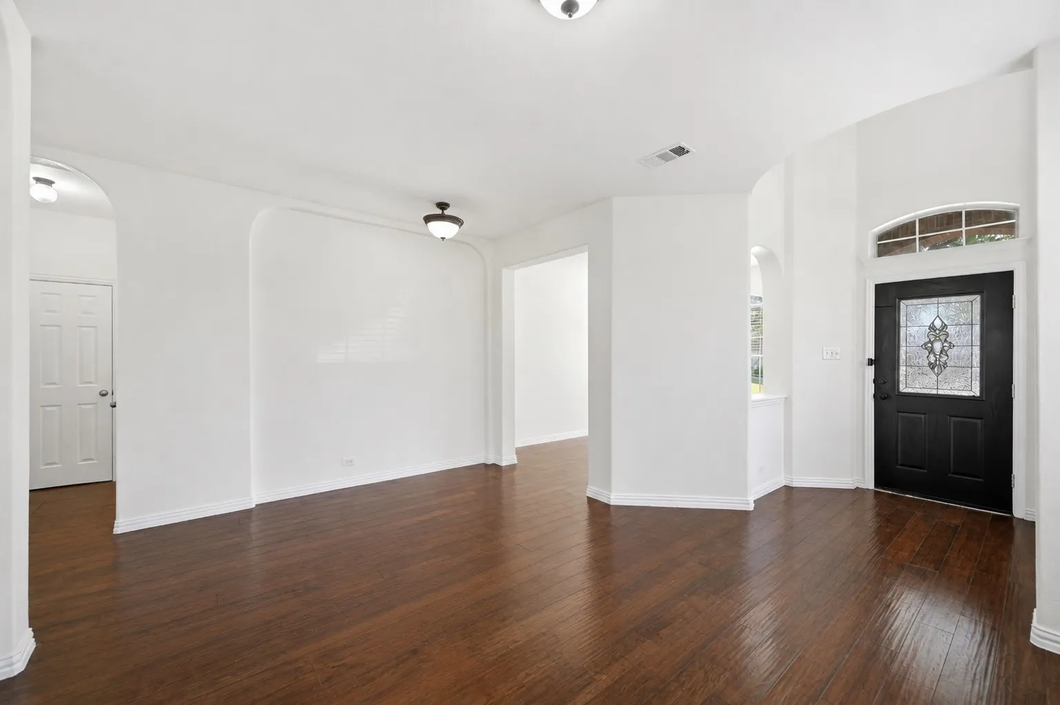 Single Family Residence For Sale in Tarrant County , 10105 Renwick Cove, Fort Worth, Texas 76244, 4 Bedroom, 4 Bathroom, 3 Garage spaces, 3,572 Sqft, built in 2006, mls#21360490, Real Estate Agent in Fort Worth, Homes For Sale in Tarrant county, Homes For Sale in Fort Worth, Realtor in Fort Worth Texas, Real Estate Brokerage Independent Realty Texas, Luminita Cordes Realtor