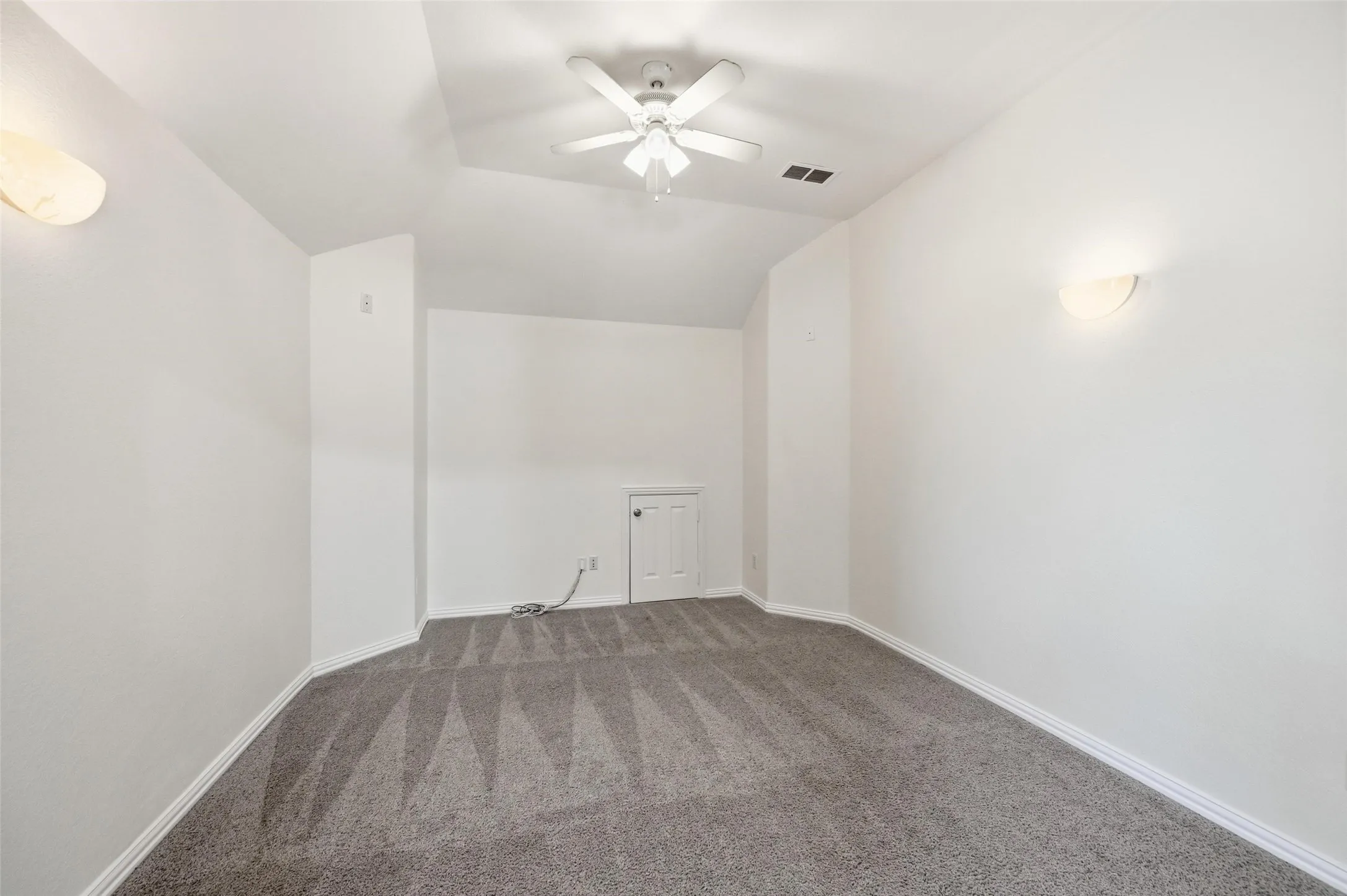Single Family Residence For Sale in Tarrant County , 10105 Renwick Cove, Fort Worth, Texas 76244, 4 Bedroom, 4 Bathroom, 3 Garage spaces, 3,572 Sqft, built in 2006, mls#21360490, Real Estate Agent in Fort Worth, Homes For Sale in Tarrant county, Homes For Sale in Fort Worth, Realtor in Fort Worth Texas, Real Estate Brokerage Independent Realty Texas, Luminita Cordes Realtor
