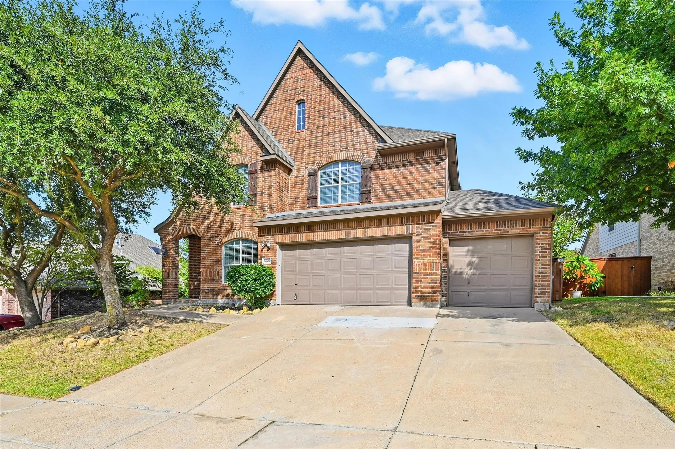 Single Family Residence For Sale in Tarrant County , 10105 Renwick Cove, Fort Worth, Texas 76244, 4 Bedroom, 4 Bathroom, 3 Garage spaces, 3,572 Sqft, built in 2006, mls#21360490, Real Estate Agent in Fort Worth, Homes For Sale in Tarrant county, Homes For Sale in Fort Worth, Realtor in Fort Worth Texas, Real Estate Brokerage Independent Realty Texas, Luminita Cordes Realtor