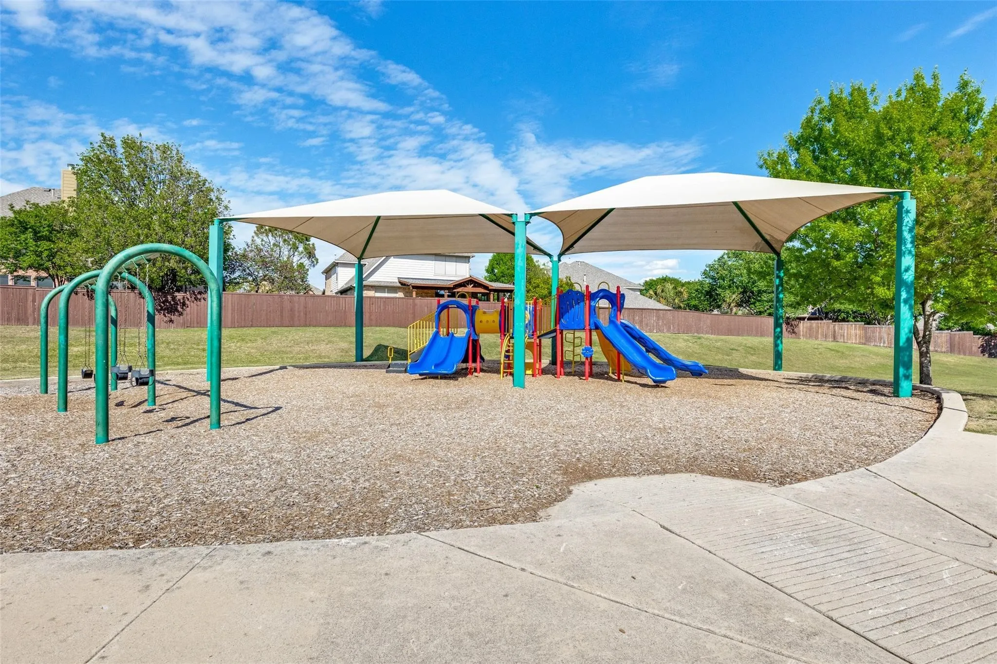 Single Family Residence For Sale in Tarrant County , 10105 Renwick Cove, Fort Worth, Texas 76244, 4 Bedroom, 4 Bathroom, 3 Garage spaces, 3,572 Sqft, built in 2006, mls#21360490, Real Estate Agent in Fort Worth, Homes For Sale in Tarrant county, Homes For Sale in Fort Worth, Realtor in Fort Worth Texas, Real Estate Brokerage Independent Realty Texas, Luminita Cordes Realtor