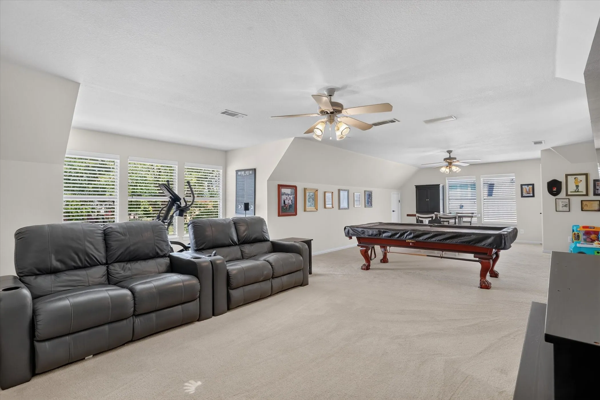 Single Family Residence For Sale in Tarrant County , 1508 Stanton Court, Keller, Texas 76248, 4 Bedroom, 4 Bathroom, 4 Garage spaces, 3,795 Sqft, built in 1993, mls#21360242, Real Estate Agent in Keller, Homes For Sale in Tarrant county, Homes For Sale in Keller, Realtor in Keller Texas, Real Estate Brokerage Independent Realty Texas, Luminita Cordes Realtor