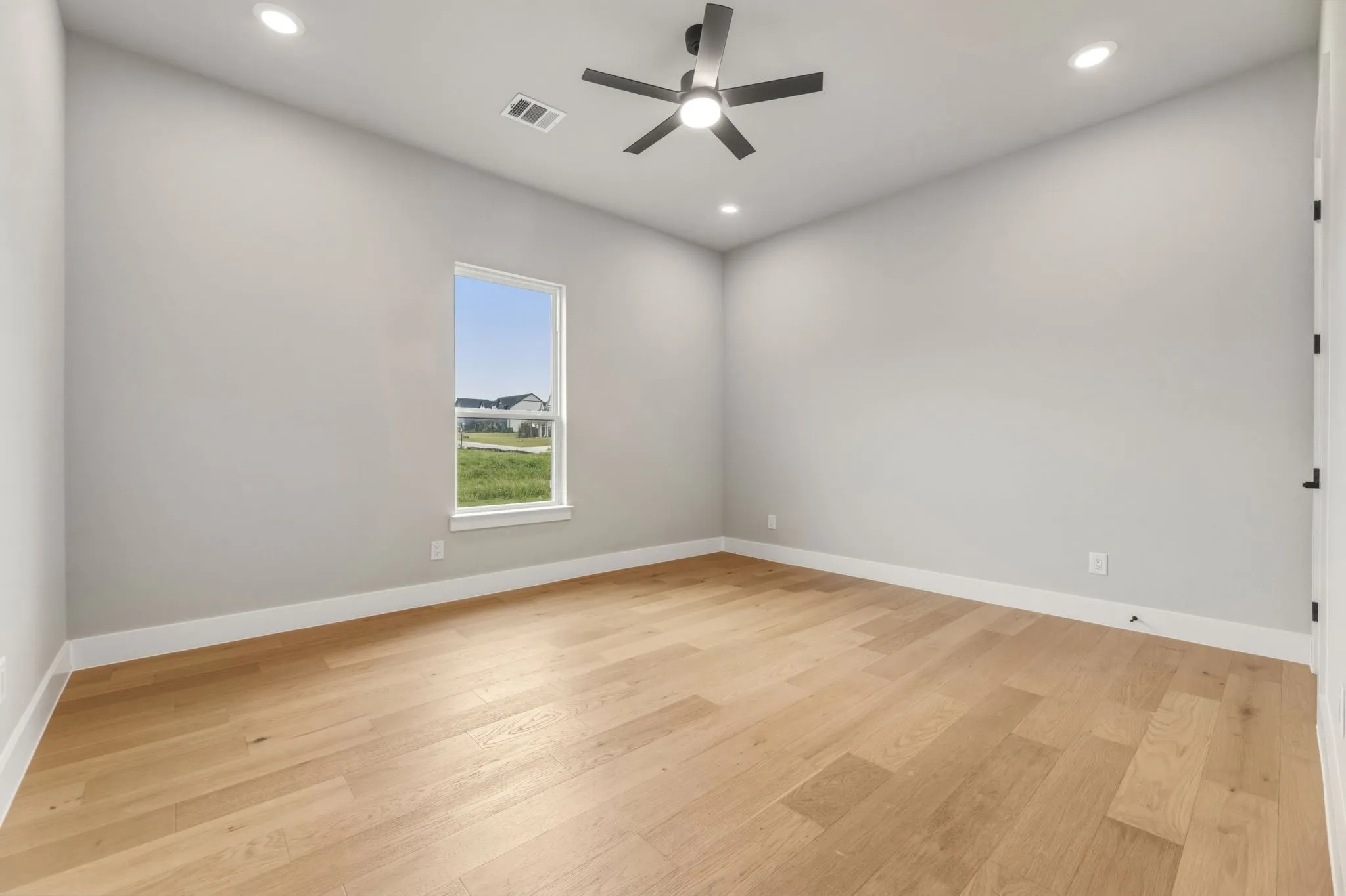 Single Family Residence For Sale in Collin County , 3016 Congress Lane, Anna, Texas 75409, 5 Bedroom, 3 Bathroom, 3 Garage spaces, 3,866 Sqft, built in 2025, mls#21360786, Real Estate Agent in Anna, Homes For Sale in Collin county, Homes For Sale in Anna, Realtor in Anna Texas, Real Estate Brokerage Independent Realty Texas, Luminita Cordes Realtor