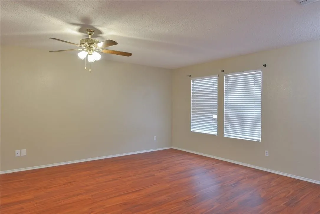 Single Family Residence For Sale in Tarrant County , 4054 Gray Fox Drive, Fort Worth, Texas 76123, 3 Bedroom, 2 Bathroom, 2 Garage spaces, 1,868 Sqft, built in 2002, mls#21360538, Real Estate Agent in Fort Worth, Homes For Sale in Tarrant county, Homes For Sale in Fort Worth, Realtor in Fort Worth Texas, Real Estate Brokerage Independent Realty Texas, Luminita Cordes Realtor