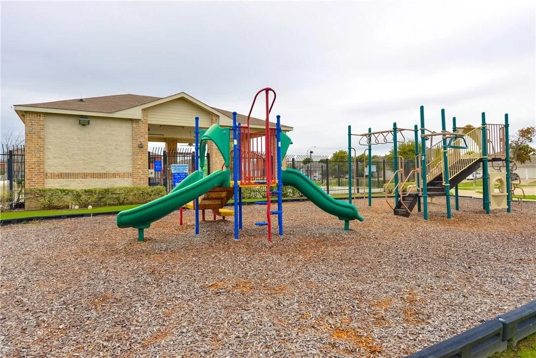 Single Family Residence For Sale in Tarrant County , 4054 Gray Fox Drive, Fort Worth, Texas 76123, 3 Bedroom, 2 Bathroom, 2 Garage spaces, 1,868 Sqft, built in 2002, mls#21360538, Real Estate Agent in Fort Worth, Homes For Sale in Tarrant county, Homes For Sale in Fort Worth, Realtor in Fort Worth Texas, Real Estate Brokerage Independent Realty Texas, Luminita Cordes Realtor