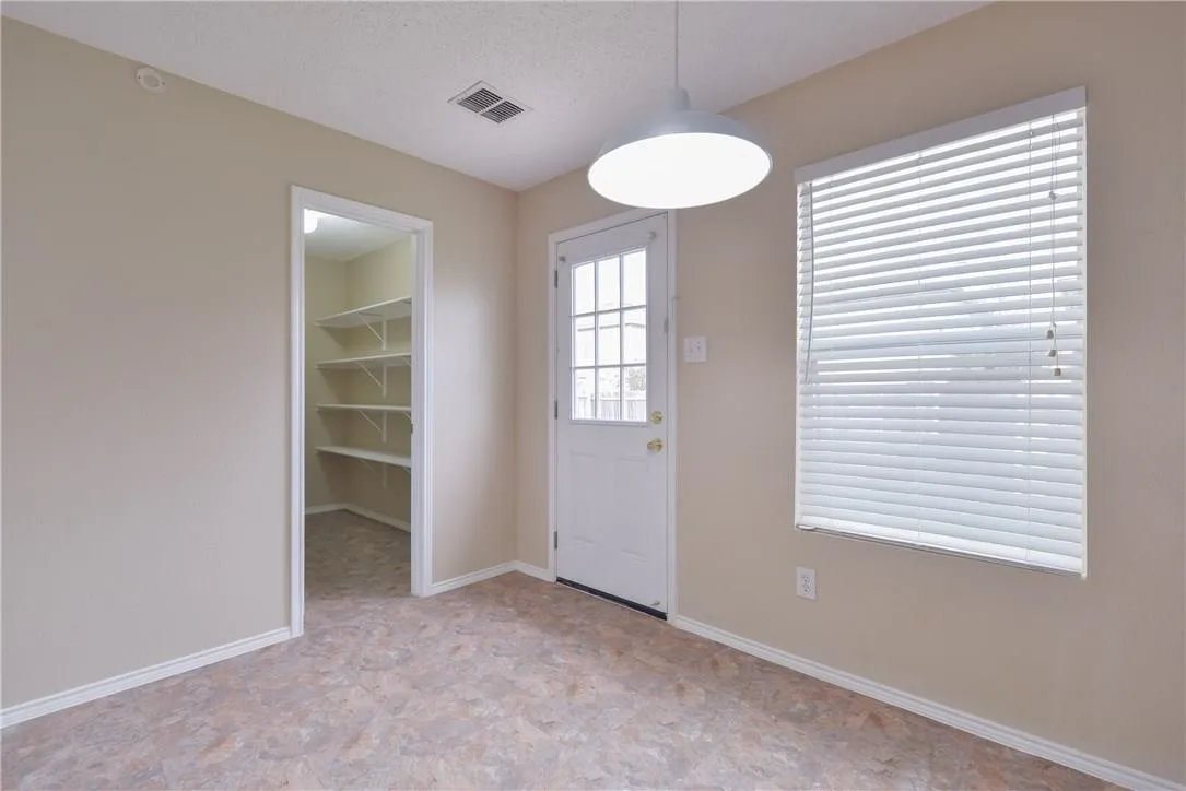 Single Family Residence For Sale in Tarrant County , 4054 Gray Fox Drive, Fort Worth, Texas 76123, 3 Bedroom, 2 Bathroom, 2 Garage spaces, 1,868 Sqft, built in 2002, mls#21360538, Real Estate Agent in Fort Worth, Homes For Sale in Tarrant county, Homes For Sale in Fort Worth, Realtor in Fort Worth Texas, Real Estate Brokerage Independent Realty Texas, Luminita Cordes Realtor