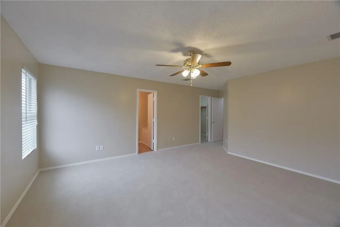 Single Family Residence For Sale in Tarrant County , 4054 Gray Fox Drive, Fort Worth, Texas 76123, 3 Bedroom, 2 Bathroom, 2 Garage spaces, 1,868 Sqft, built in 2002, mls#21360538, Real Estate Agent in Fort Worth, Homes For Sale in Tarrant county, Homes For Sale in Fort Worth, Realtor in Fort Worth Texas, Real Estate Brokerage Independent Realty Texas, Luminita Cordes Realtor