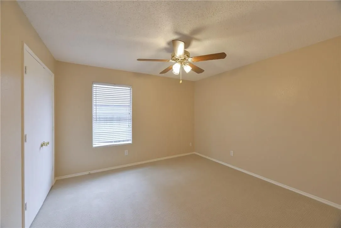 Single Family Residence For Sale in Tarrant County , 4054 Gray Fox Drive, Fort Worth, Texas 76123, 3 Bedroom, 2 Bathroom, 2 Garage spaces, 1,868 Sqft, built in 2002, mls#21360538, Real Estate Agent in Fort Worth, Homes For Sale in Tarrant county, Homes For Sale in Fort Worth, Realtor in Fort Worth Texas, Real Estate Brokerage Independent Realty Texas, Luminita Cordes Realtor