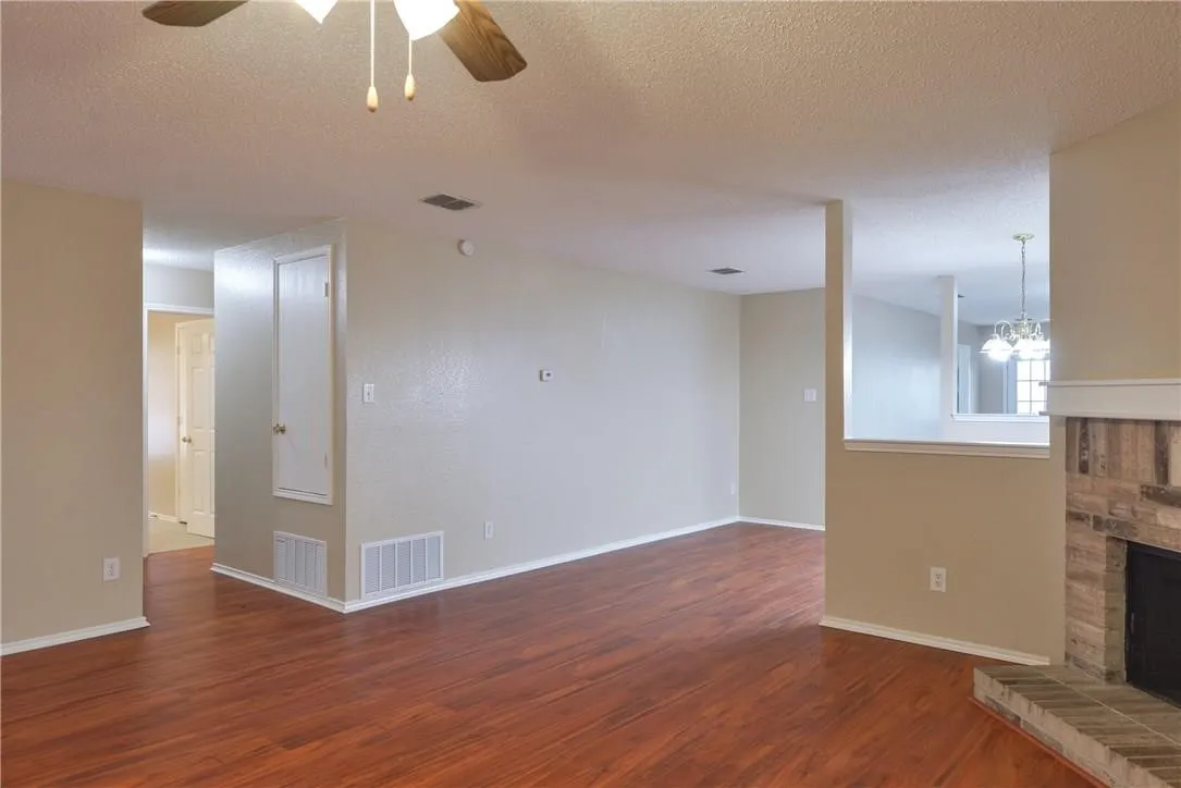 Single Family Residence For Sale in Tarrant County , 4054 Gray Fox Drive, Fort Worth, Texas 76123, 3 Bedroom, 2 Bathroom, 2 Garage spaces, 1,868 Sqft, built in 2002, mls#21360538, Real Estate Agent in Fort Worth, Homes For Sale in Tarrant county, Homes For Sale in Fort Worth, Realtor in Fort Worth Texas, Real Estate Brokerage Independent Realty Texas, Luminita Cordes Realtor