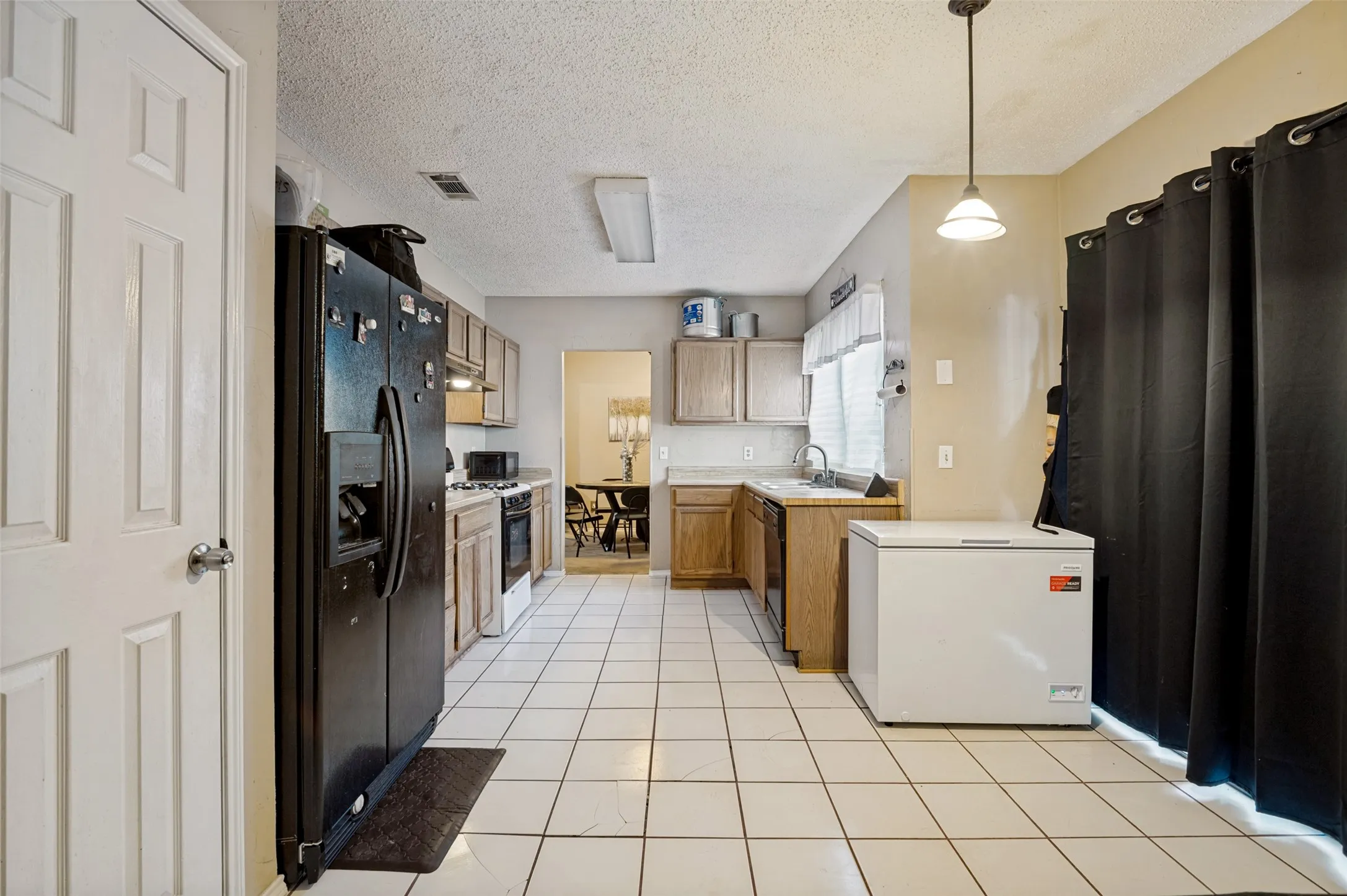 Single Family Residence For Sale in Dallas County , 4442 Mercer Street, Grand Prairie, Texas 75052, 4 Bedroom, 3 Bathroom, 2 Garage spaces, 2,050 Sqft, built in 1986, mls#21360303, Real Estate Agent in Grand Prairie, Homes For Sale in Dallas county, Homes For Sale in Grand Prairie, Realtor in Grand Prairie Texas, Real Estate Brokerage Independent Realty Texas, Luminita Cordes Realtor