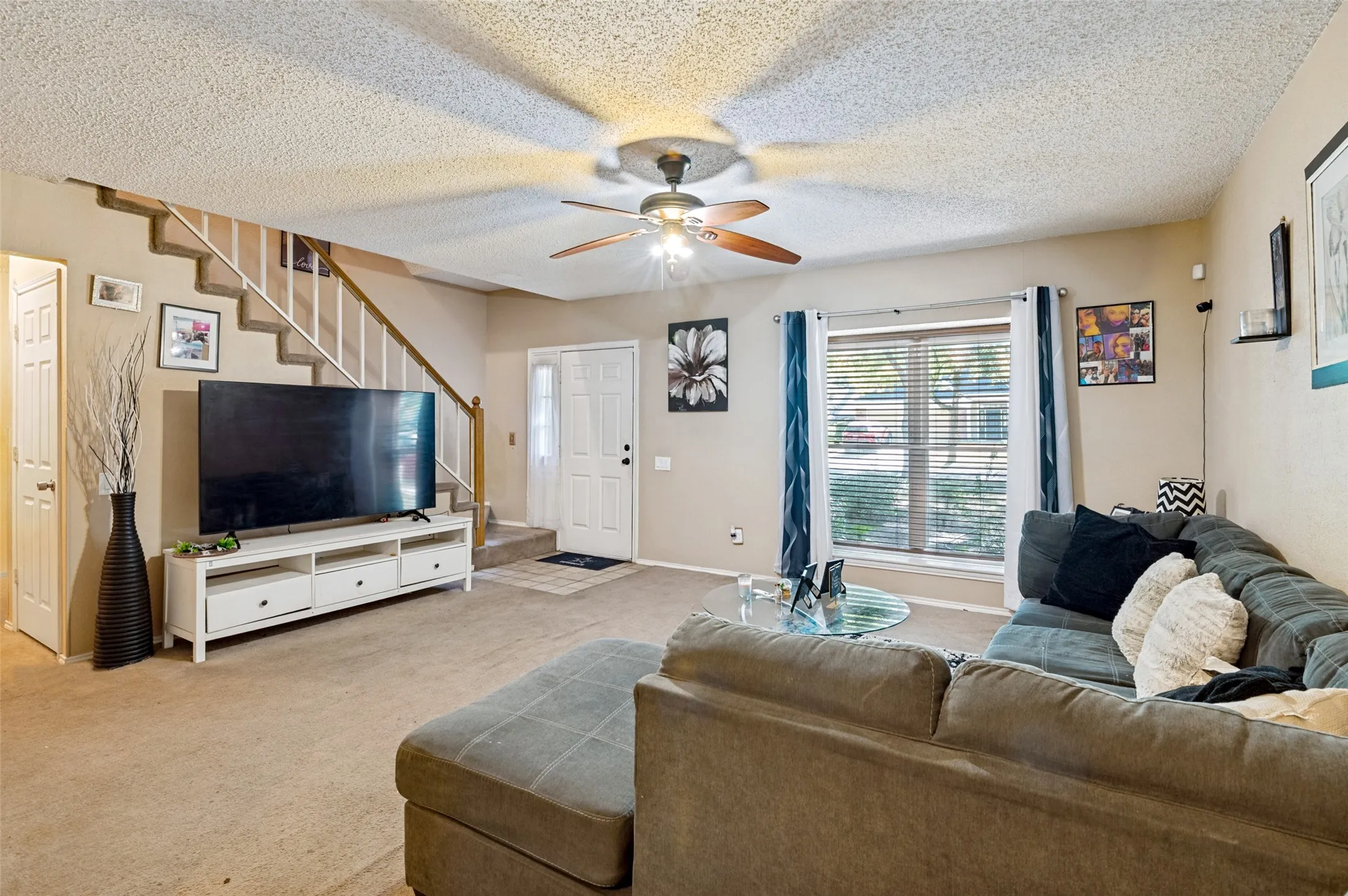 Single Family Residence For Sale in Dallas County , 4442 Mercer Street, Grand Prairie, Texas 75052, 4 Bedroom, 3 Bathroom, 2 Garage spaces, 2,050 Sqft, built in 1986, mls#21360303, Real Estate Agent in Grand Prairie, Homes For Sale in Dallas county, Homes For Sale in Grand Prairie, Realtor in Grand Prairie Texas, Real Estate Brokerage Independent Realty Texas, Luminita Cordes Realtor