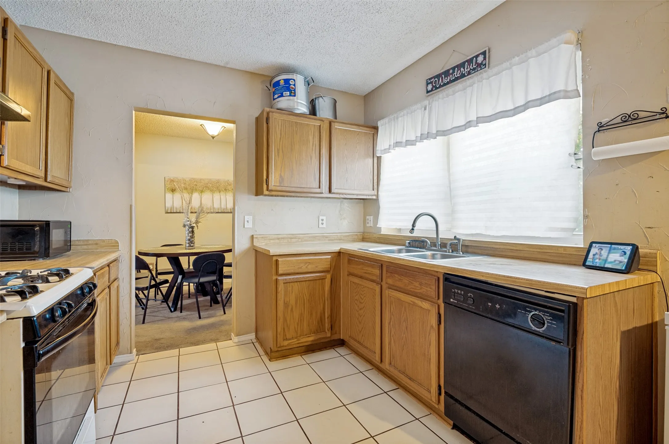Single Family Residence For Sale in Dallas County , 4442 Mercer Street, Grand Prairie, Texas 75052, 4 Bedroom, 3 Bathroom, 2 Garage spaces, 2,050 Sqft, built in 1986, mls#21360303, Real Estate Agent in Grand Prairie, Homes For Sale in Dallas county, Homes For Sale in Grand Prairie, Realtor in Grand Prairie Texas, Real Estate Brokerage Independent Realty Texas, Luminita Cordes Realtor