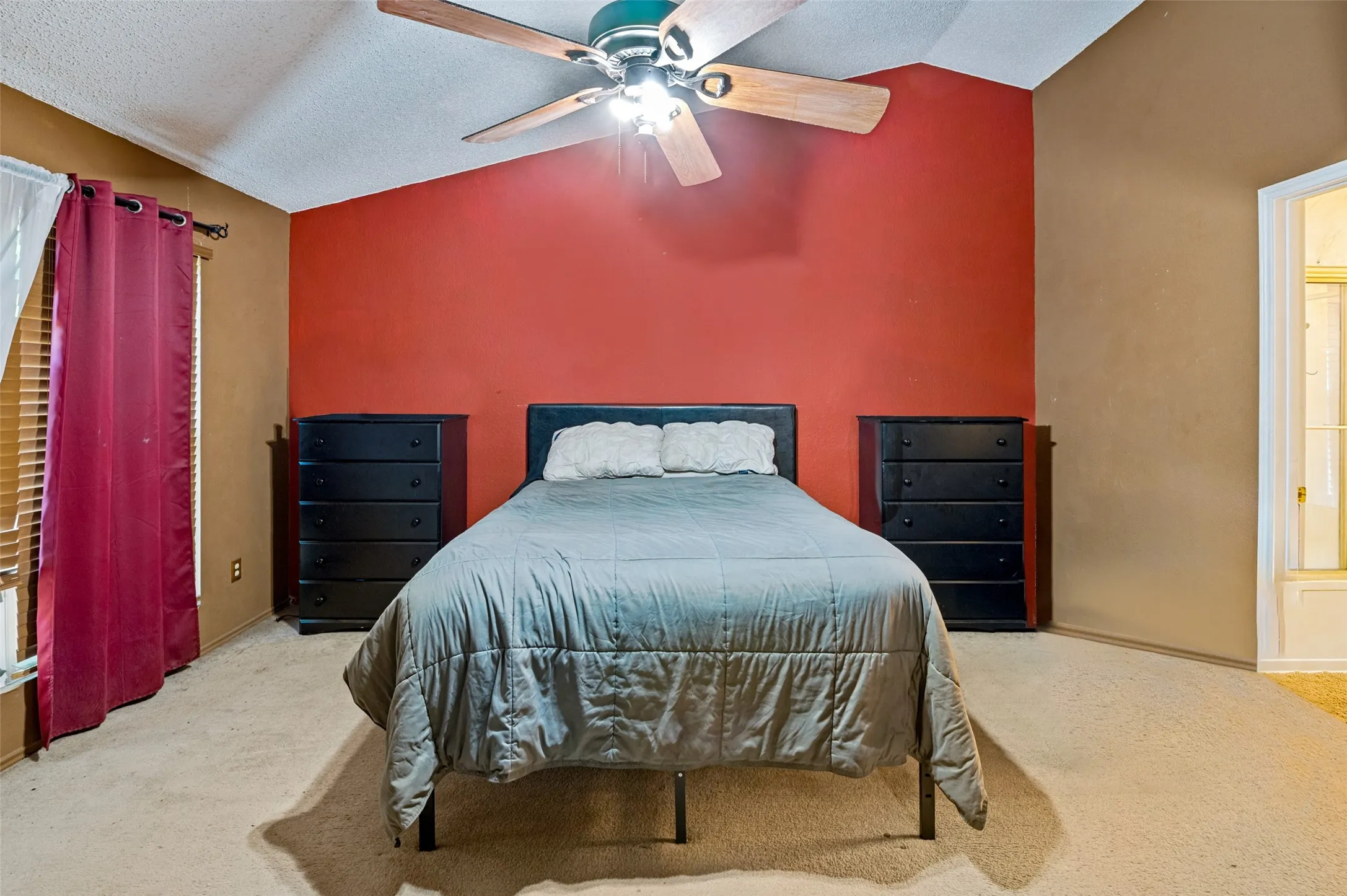 Single Family Residence For Sale in Dallas County , 4442 Mercer Street, Grand Prairie, Texas 75052, 4 Bedroom, 3 Bathroom, 2 Garage spaces, 2,050 Sqft, built in 1986, mls#21360303, Real Estate Agent in Grand Prairie, Homes For Sale in Dallas county, Homes For Sale in Grand Prairie, Realtor in Grand Prairie Texas, Real Estate Brokerage Independent Realty Texas, Luminita Cordes Realtor