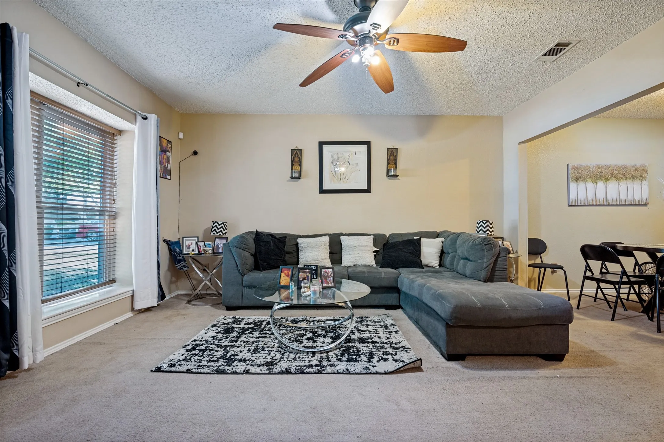Single Family Residence For Sale in Dallas County , 4442 Mercer Street, Grand Prairie, Texas 75052, 4 Bedroom, 3 Bathroom, 2 Garage spaces, 2,050 Sqft, built in 1986, mls#21360303, Real Estate Agent in Grand Prairie, Homes For Sale in Dallas county, Homes For Sale in Grand Prairie, Realtor in Grand Prairie Texas, Real Estate Brokerage Independent Realty Texas, Luminita Cordes Realtor