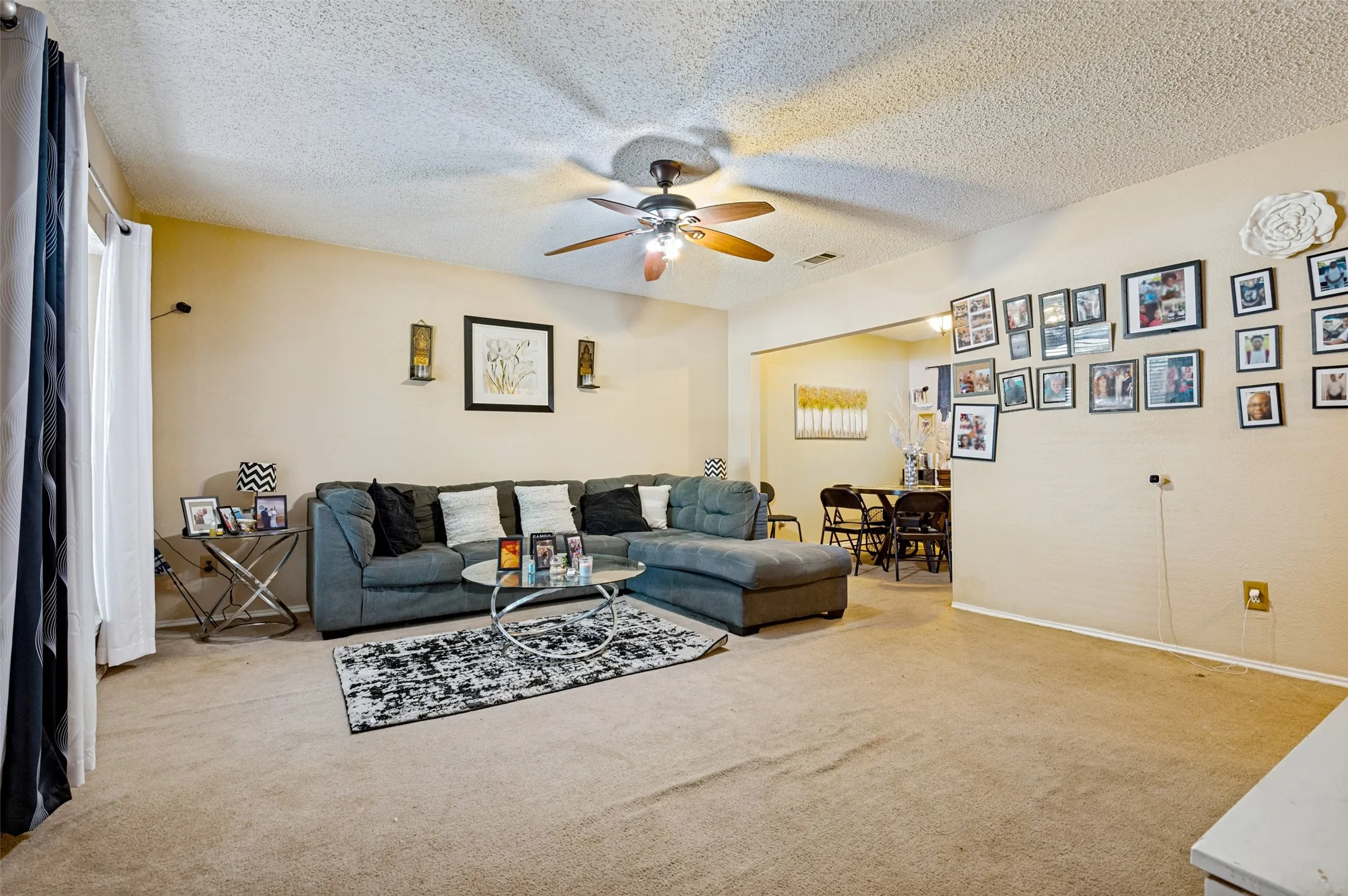 Single Family Residence For Sale in Dallas County , 4442 Mercer Street, Grand Prairie, Texas 75052, 4 Bedroom, 3 Bathroom, 2 Garage spaces, 2,050 Sqft, built in 1986, mls#21360303, Real Estate Agent in Grand Prairie, Homes For Sale in Dallas county, Homes For Sale in Grand Prairie, Realtor in Grand Prairie Texas, Real Estate Brokerage Independent Realty Texas, Luminita Cordes Realtor