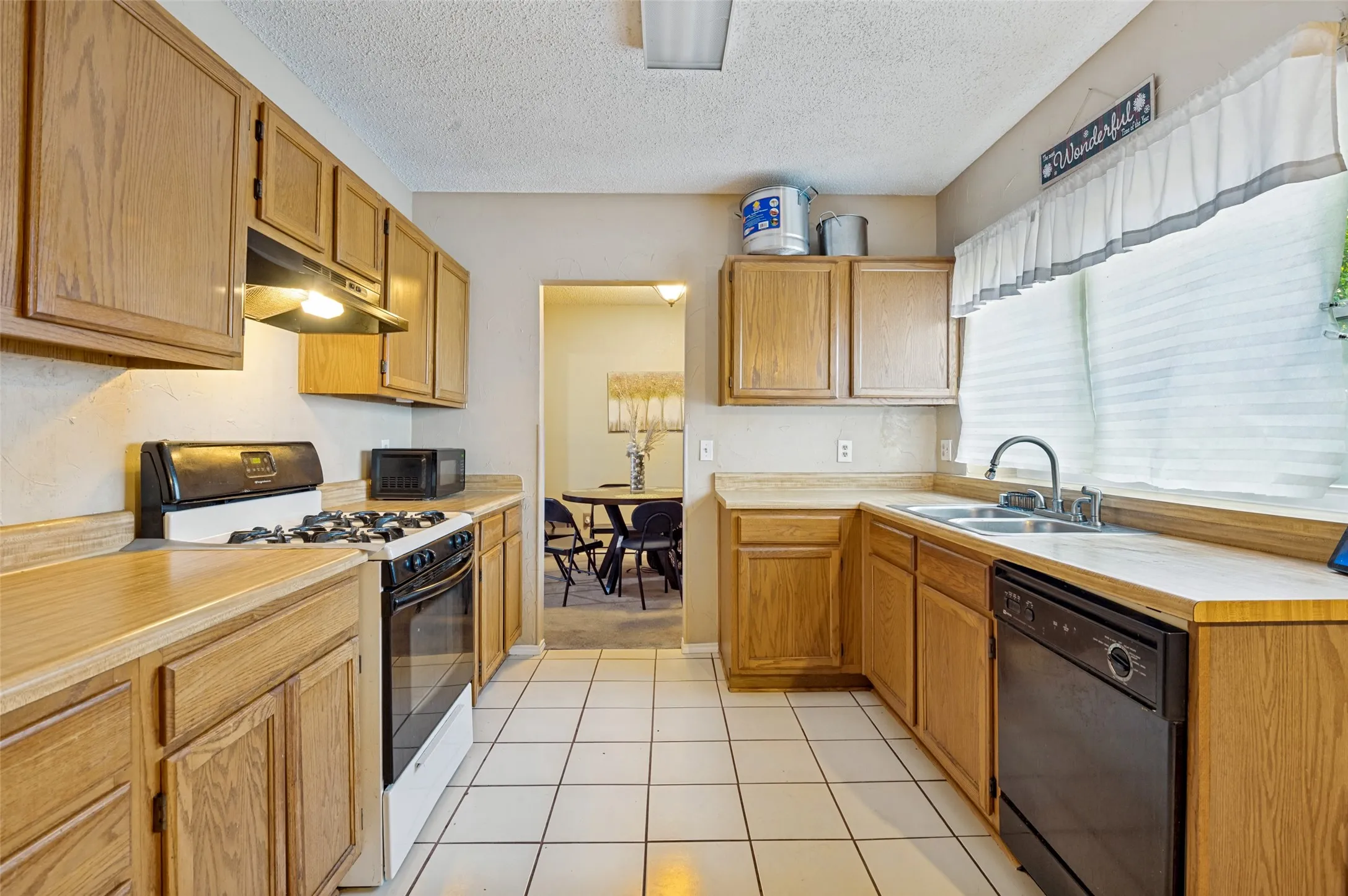 Single Family Residence For Sale in Dallas County , 4442 Mercer Street, Grand Prairie, Texas 75052, 4 Bedroom, 3 Bathroom, 2 Garage spaces, 2,050 Sqft, built in 1986, mls#21360303, Real Estate Agent in Grand Prairie, Homes For Sale in Dallas county, Homes For Sale in Grand Prairie, Realtor in Grand Prairie Texas, Real Estate Brokerage Independent Realty Texas, Luminita Cordes Realtor