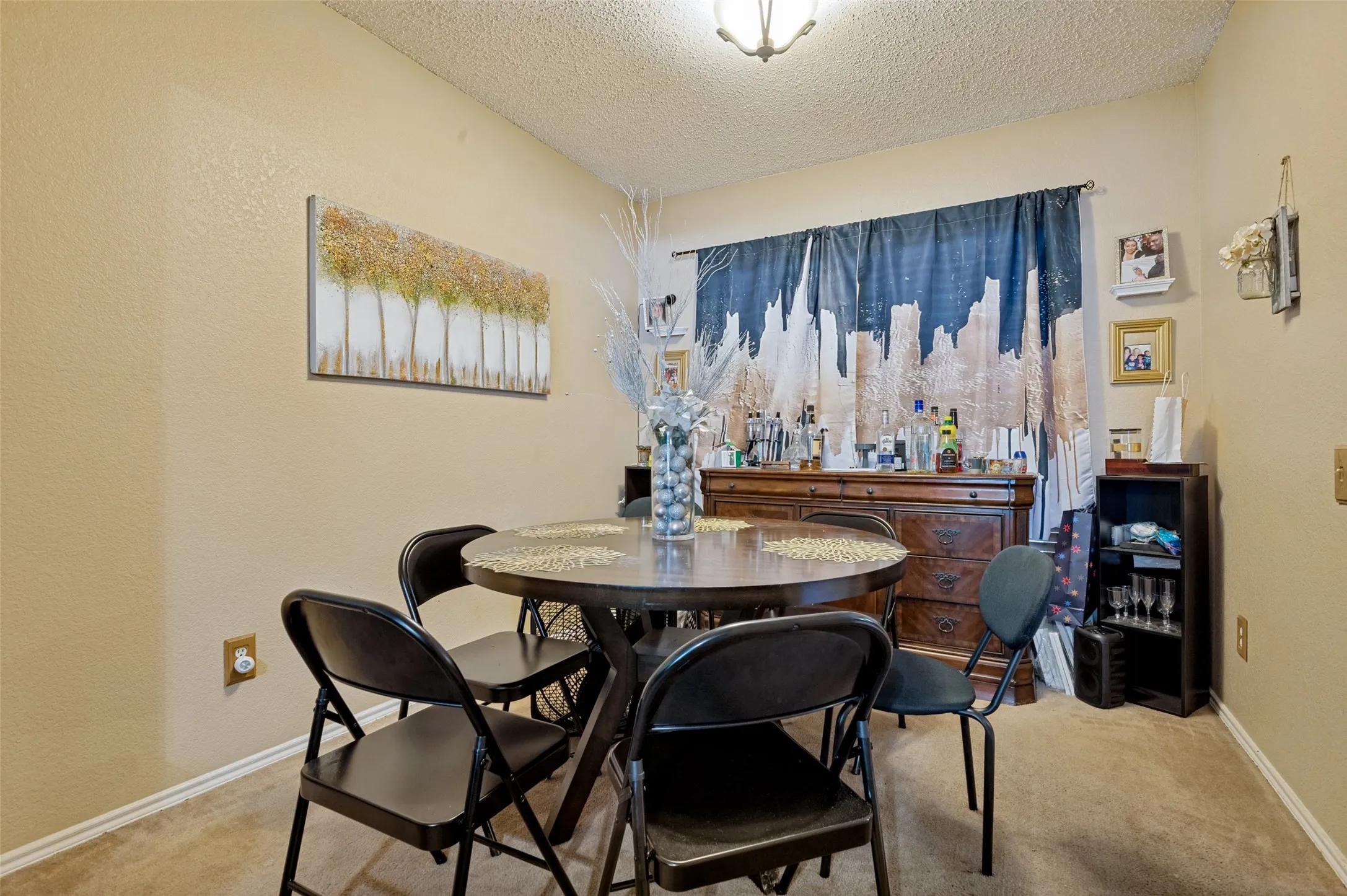 Single Family Residence For Sale in Dallas County , 4442 Mercer Street, Grand Prairie, Texas 75052, 4 Bedroom, 3 Bathroom, 2 Garage spaces, 2,050 Sqft, built in 1986, mls#21360303, Real Estate Agent in Grand Prairie, Homes For Sale in Dallas county, Homes For Sale in Grand Prairie, Realtor in Grand Prairie Texas, Real Estate Brokerage Independent Realty Texas, Luminita Cordes Realtor
