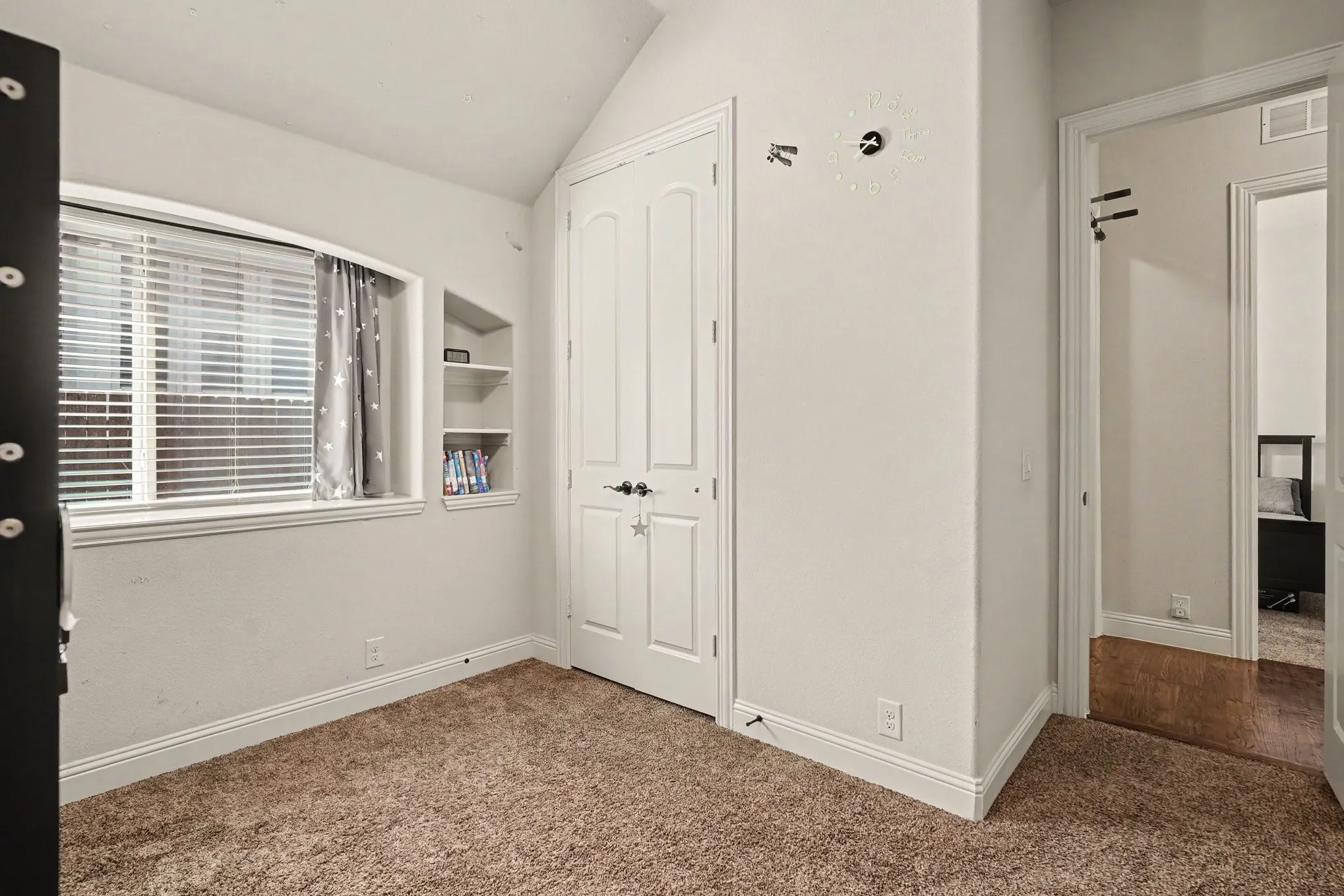 Single Family Residence For Rent in Collin County , 2412 Lynbridge Drive, Plano, Texas 75025, 5 Bedroom, 3 Bathroom, 2 Garage spaces, 3,036 Sqft, built in 2014, mls#21360800, Real Estate Agent in Plano, Homes For Rent in Collin county, Homes For Rent in Plano, Realtor in Plano Texas, Real Estate Brokerage Independent Realty Texas, Luminita Cordes Realtor