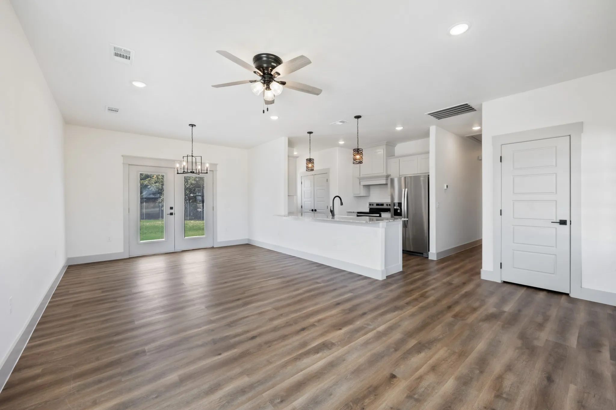Single Family Residence For Sale in Hunt County , 429 Caro Drive, West Tawakoni, Texas 75474, 3 Bedroom, 2 Bathroom, Garage spaces, 1,300 Sqft, built in 2025, mls#21336560, Real Estate Agent in West Tawakoni, Homes For Sale in Hunt county, Homes For Sale in West Tawakoni, Realtor in West Tawakoni Texas, Real Estate Brokerage Independent Realty Texas, Luminita Cordes Realtor