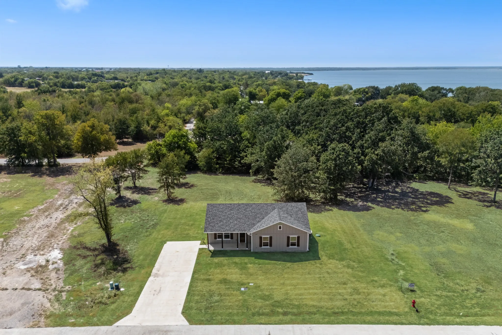 Single Family Residence For Sale in Hunt County , 429 Caro Drive, West Tawakoni, Texas 75474, 3 Bedroom, 2 Bathroom, Garage spaces, 1,300 Sqft, built in 2025, mls#21336560, Real Estate Agent in West Tawakoni, Homes For Sale in Hunt county, Homes For Sale in West Tawakoni, Realtor in West Tawakoni Texas, Real Estate Brokerage Independent Realty Texas, Luminita Cordes Realtor