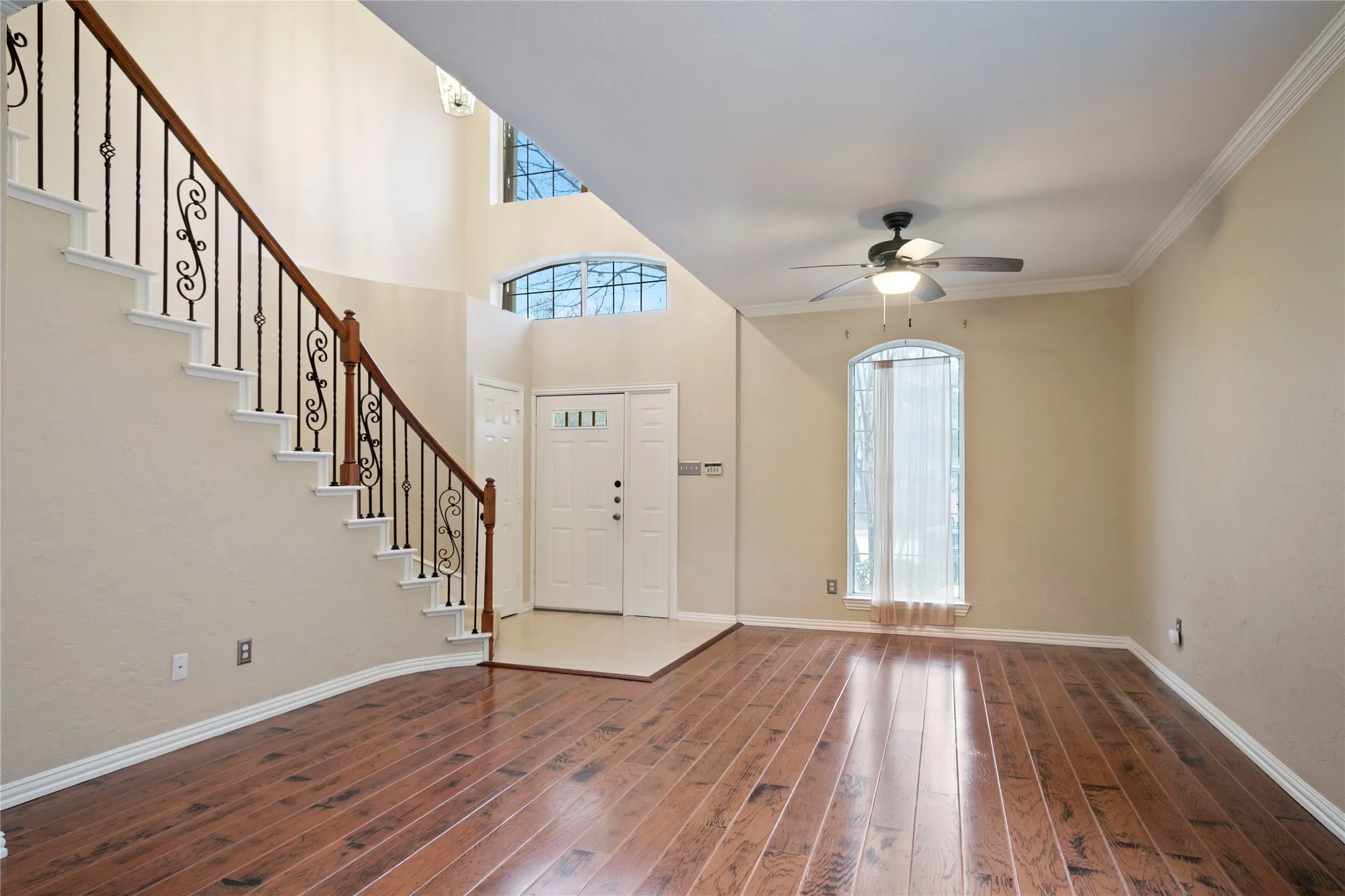 Single Family Residence For Rent in Dallas County , 3777 Meadowcreek Circle, Addison, Texas 75001, 3 Bedroom, 3 Bathroom, 2 Garage spaces, 1,949 Sqft, built in 1993, mls#21360809, Real Estate Agent in Addison, Homes For Rent in Dallas county, Homes For Rent in Addison, Realtor in Addison Texas, Real Estate Brokerage Independent Realty Texas, Luminita Cordes Realtor