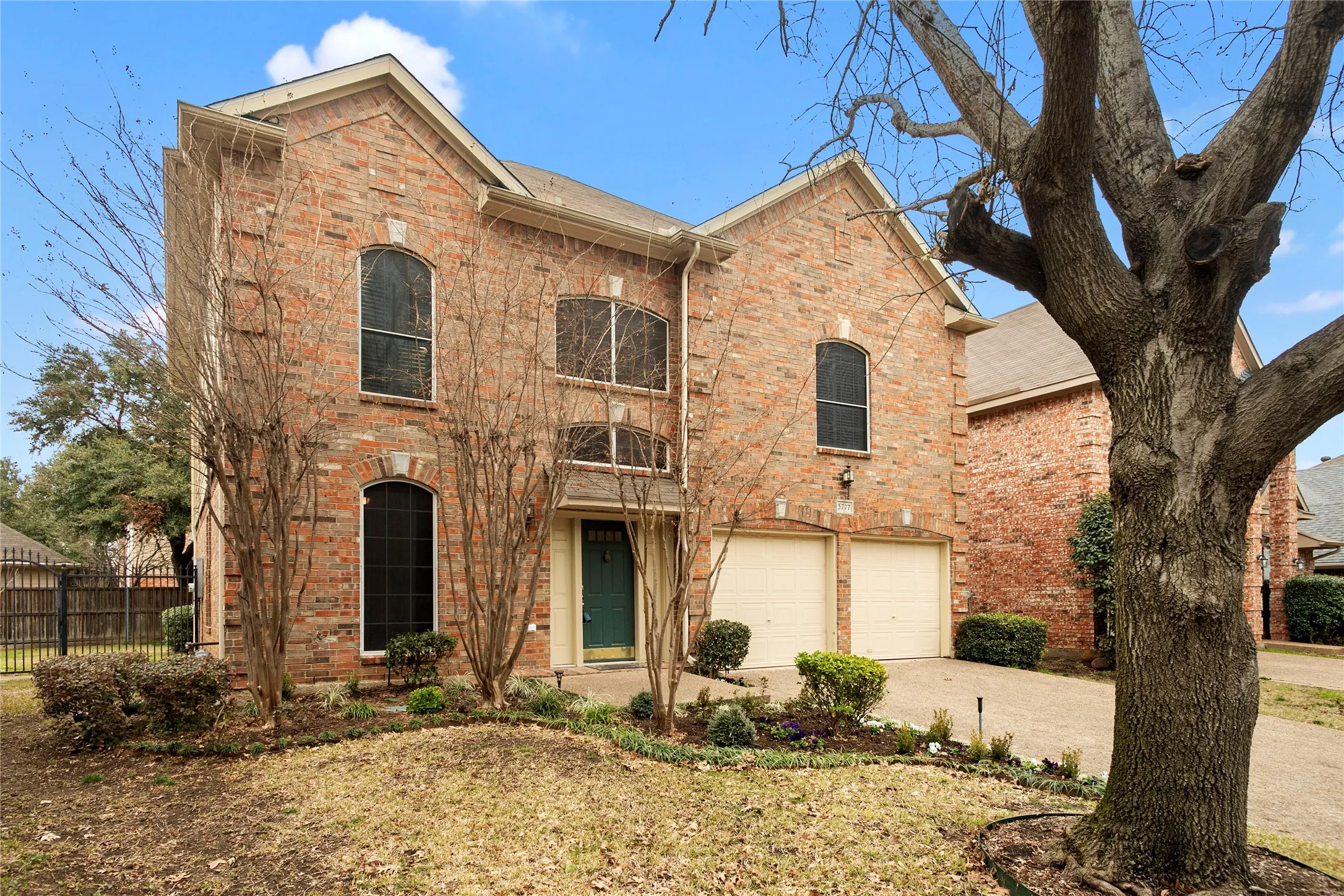 Single Family Residence For Rent in Dallas County , 3777 Meadowcreek Circle, Addison, Texas 75001, 3 Bedroom, 3 Bathroom, 2 Garage spaces, 1,949 Sqft, built in 1993, mls#21360809, Real Estate Agent in Addison, Homes For Rent in Dallas county, Homes For Rent in Addison, Realtor in Addison Texas, Real Estate Brokerage Independent Realty Texas, Luminita Cordes Realtor