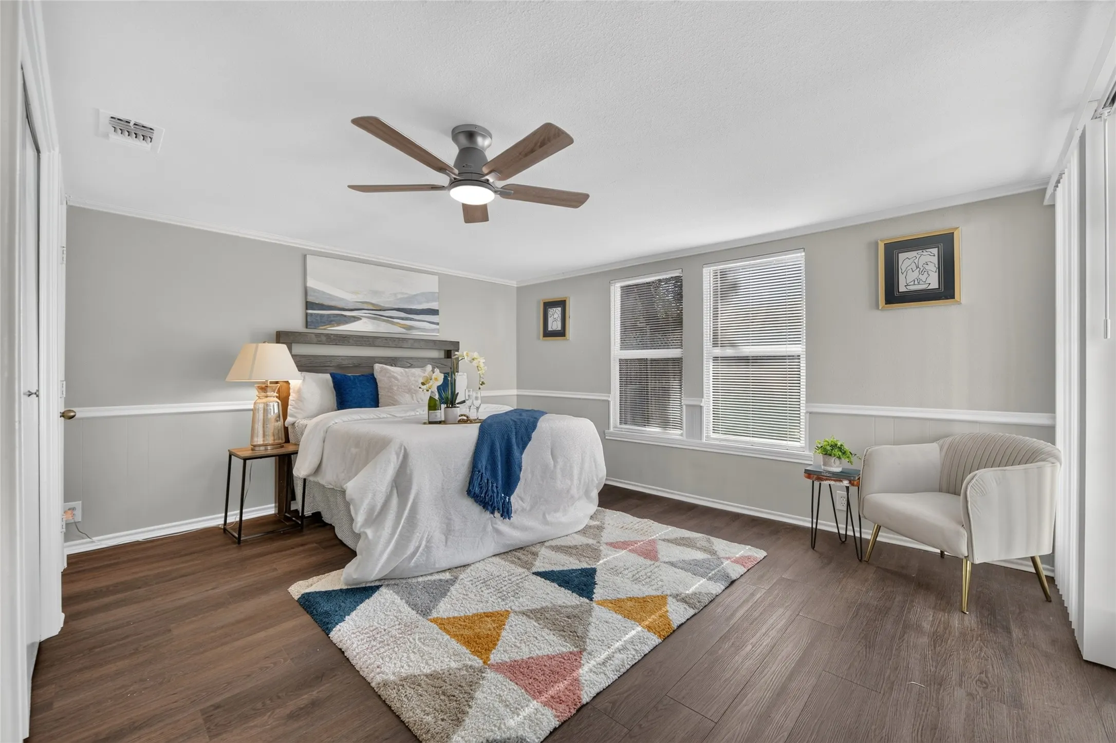 Single Family Residence For Sale in Tarrant County , 4917 Roanoke Street, Fort Worth, Texas 76116, 3 Bedroom, 1 Bathroom, 1 Garage spaces, 1,093 Sqft, built in 1949, mls#21337559, Real Estate Agent in Fort Worth, Homes For Sale in Tarrant county, Homes For Sale in Fort Worth, Realtor in Fort Worth Texas, Real Estate Brokerage Independent Realty Texas, Luminita Cordes Realtor