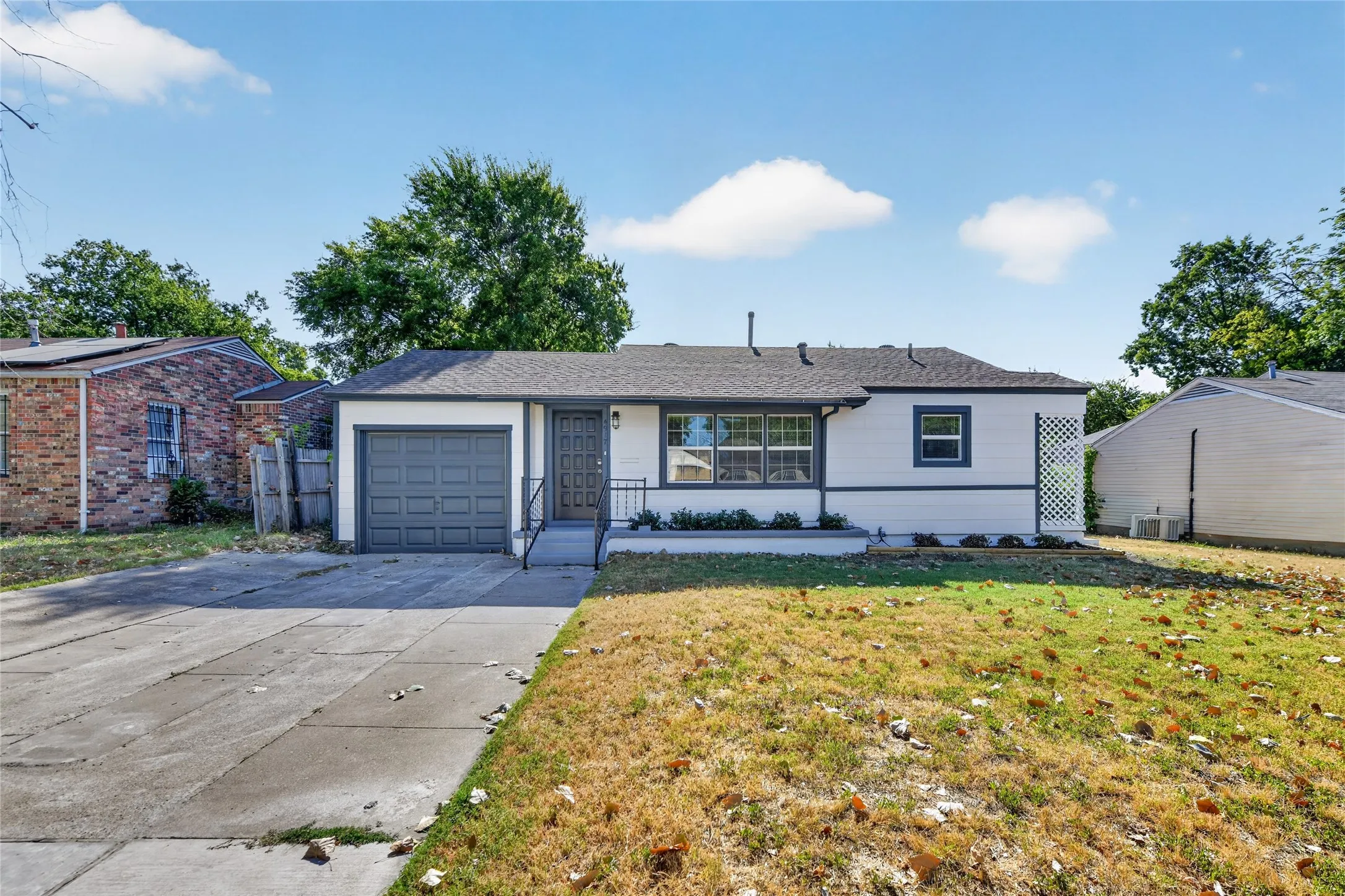 Single Family Residence For Sale in Tarrant County , 4917 Roanoke Street, Fort Worth, Texas 76116, 3 Bedroom, 1 Bathroom, 1 Garage spaces, 1,093 Sqft, built in 1949, mls#21337559, Real Estate Agent in Fort Worth, Homes For Sale in Tarrant county, Homes For Sale in Fort Worth, Realtor in Fort Worth Texas, Real Estate Brokerage Independent Realty Texas, Luminita Cordes Realtor