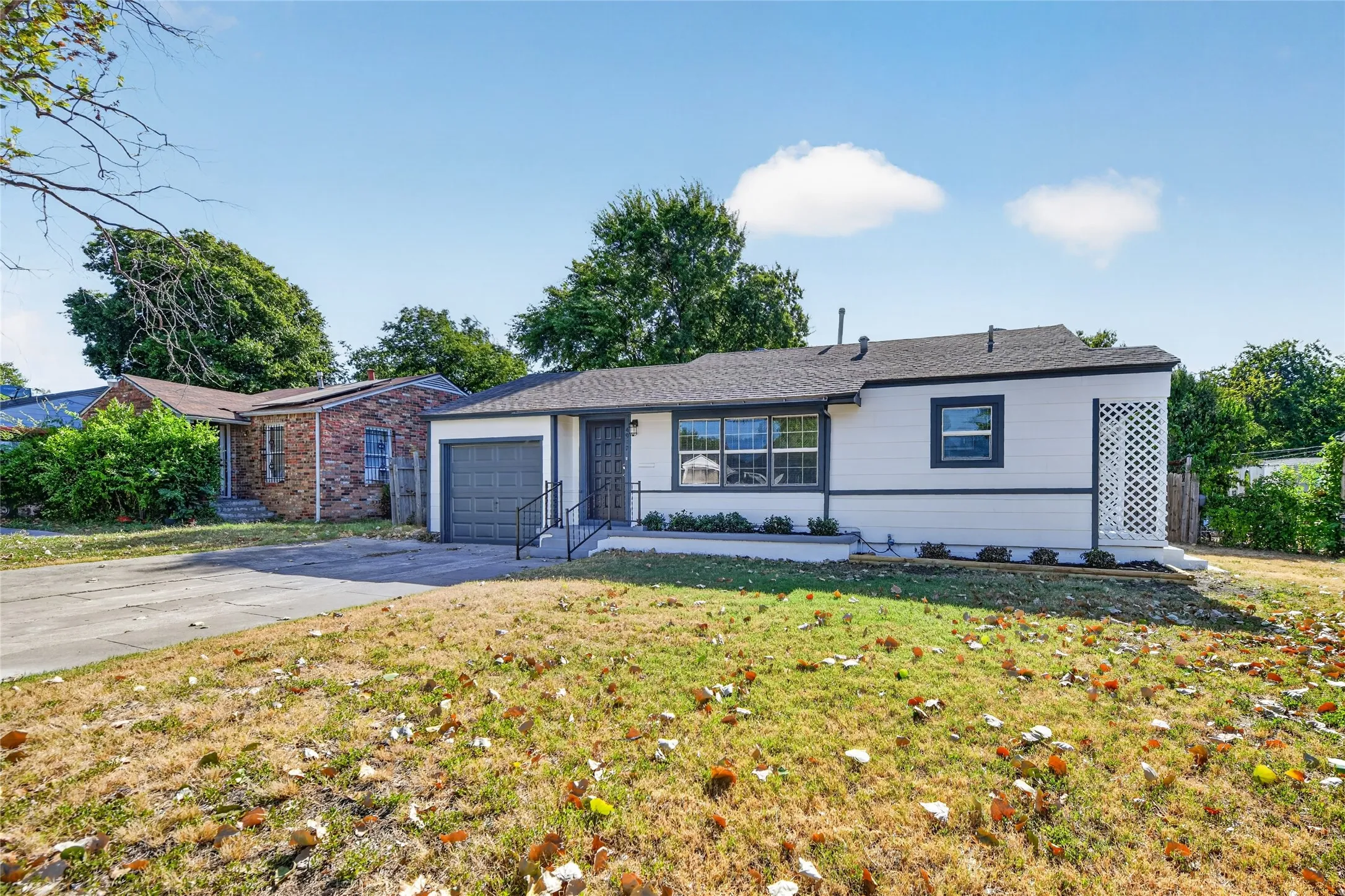 Single Family Residence For Sale in Tarrant County , 4917 Roanoke Street, Fort Worth, Texas 76116, 3 Bedroom, 1 Bathroom, 1 Garage spaces, 1,093 Sqft, built in 1949, mls#21337559, Real Estate Agent in Fort Worth, Homes For Sale in Tarrant county, Homes For Sale in Fort Worth, Realtor in Fort Worth Texas, Real Estate Brokerage Independent Realty Texas, Luminita Cordes Realtor