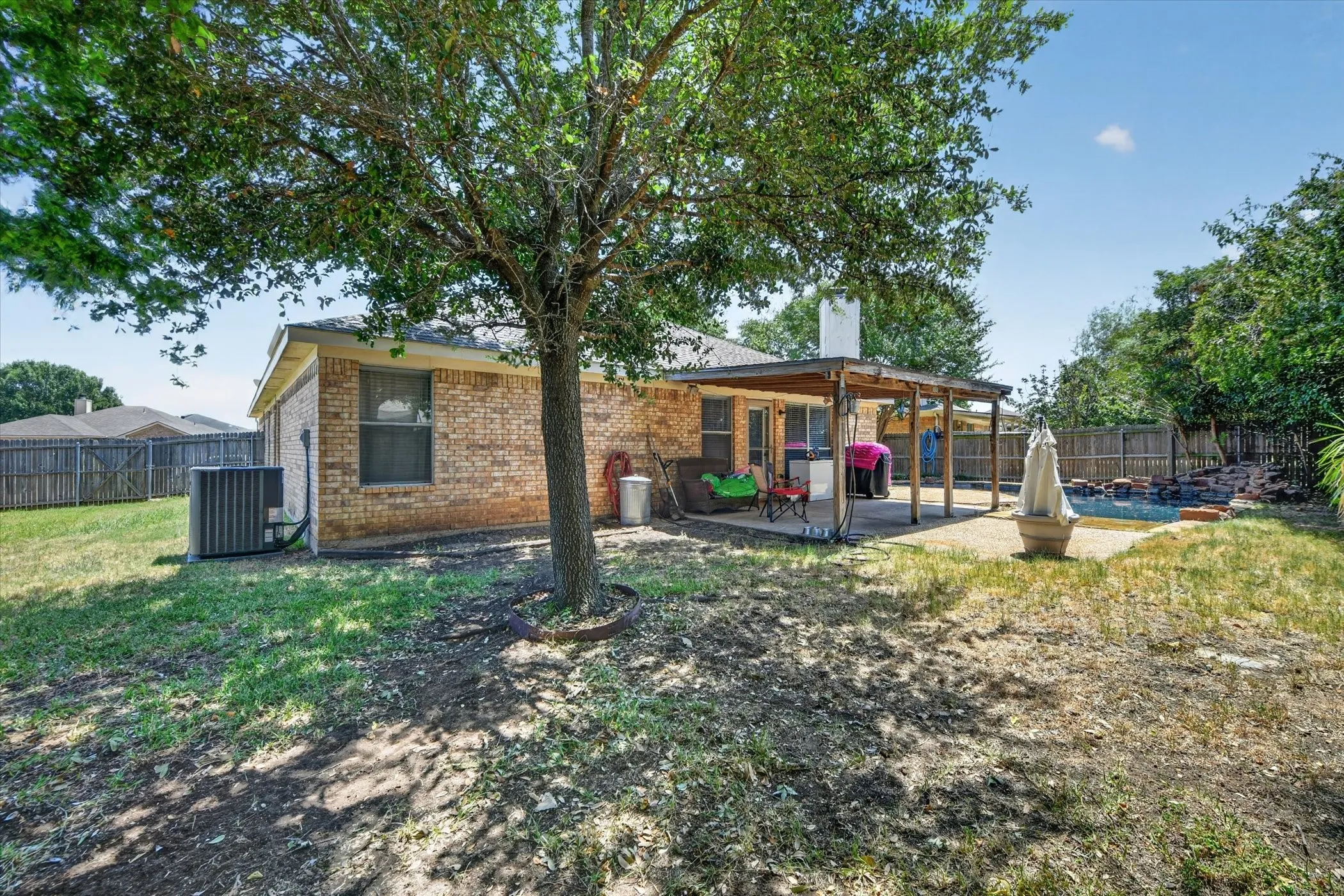 Single Family Residence For Sale in Tarrant County , 1144 Park Glen, Crowley, Texas 76036, 4 Bedroom, 2 Bathroom, 2 Garage spaces, 1,920 Sqft, built in 2003, mls#21360652, Real Estate Agent in Crowley, Homes For Sale in Tarrant county, Homes For Sale in Crowley, Realtor in Crowley Texas, Real Estate Brokerage Independent Realty Texas, Luminita Cordes Realtor