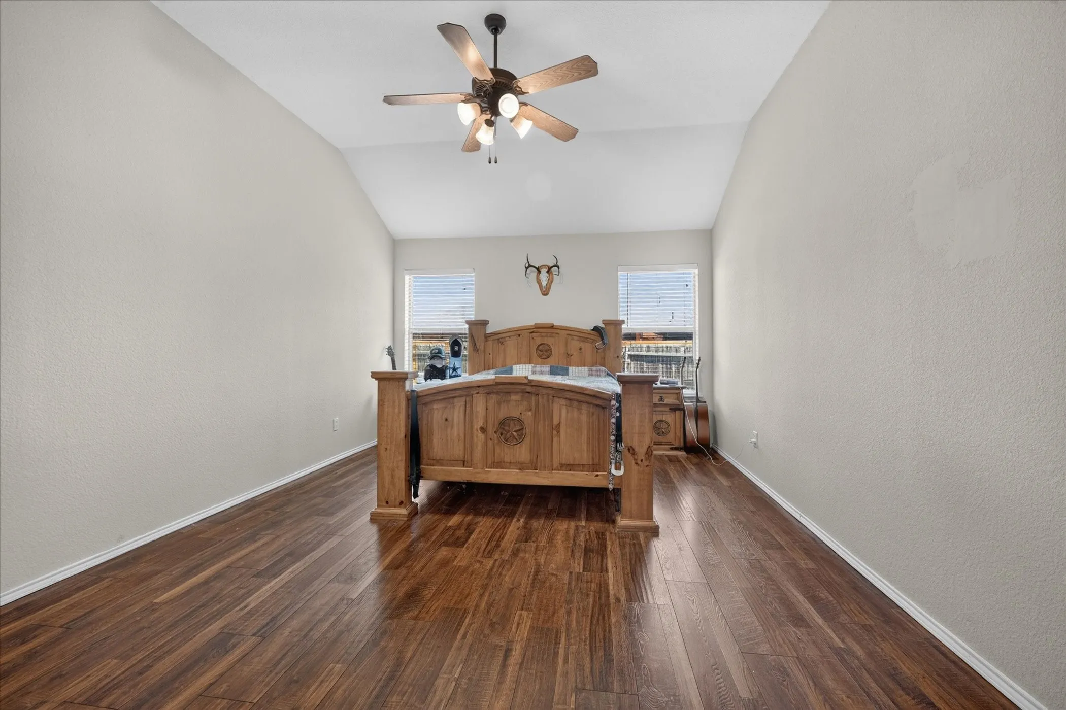 Single Family Residence For Sale in Tarrant County , 1144 Park Glen, Crowley, Texas 76036, 4 Bedroom, 2 Bathroom, 2 Garage spaces, 1,920 Sqft, built in 2003, mls#21360652, Real Estate Agent in Crowley, Homes For Sale in Tarrant county, Homes For Sale in Crowley, Realtor in Crowley Texas, Real Estate Brokerage Independent Realty Texas, Luminita Cordes Realtor