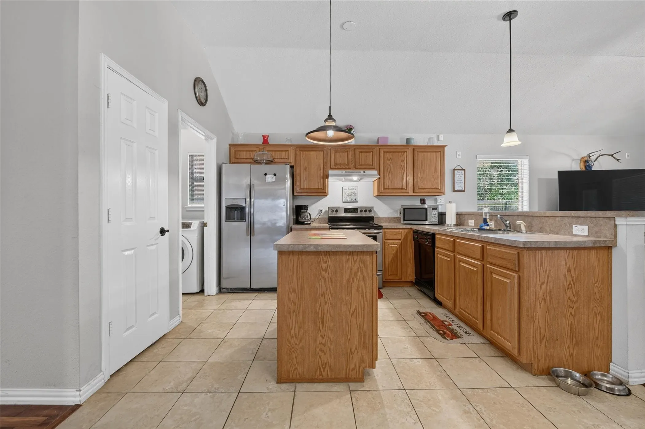 Single Family Residence For Sale in Tarrant County , 1144 Park Glen, Crowley, Texas 76036, 4 Bedroom, 2 Bathroom, 2 Garage spaces, 1,920 Sqft, built in 2003, mls#21360652, Real Estate Agent in Crowley, Homes For Sale in Tarrant county, Homes For Sale in Crowley, Realtor in Crowley Texas, Real Estate Brokerage Independent Realty Texas, Luminita Cordes Realtor