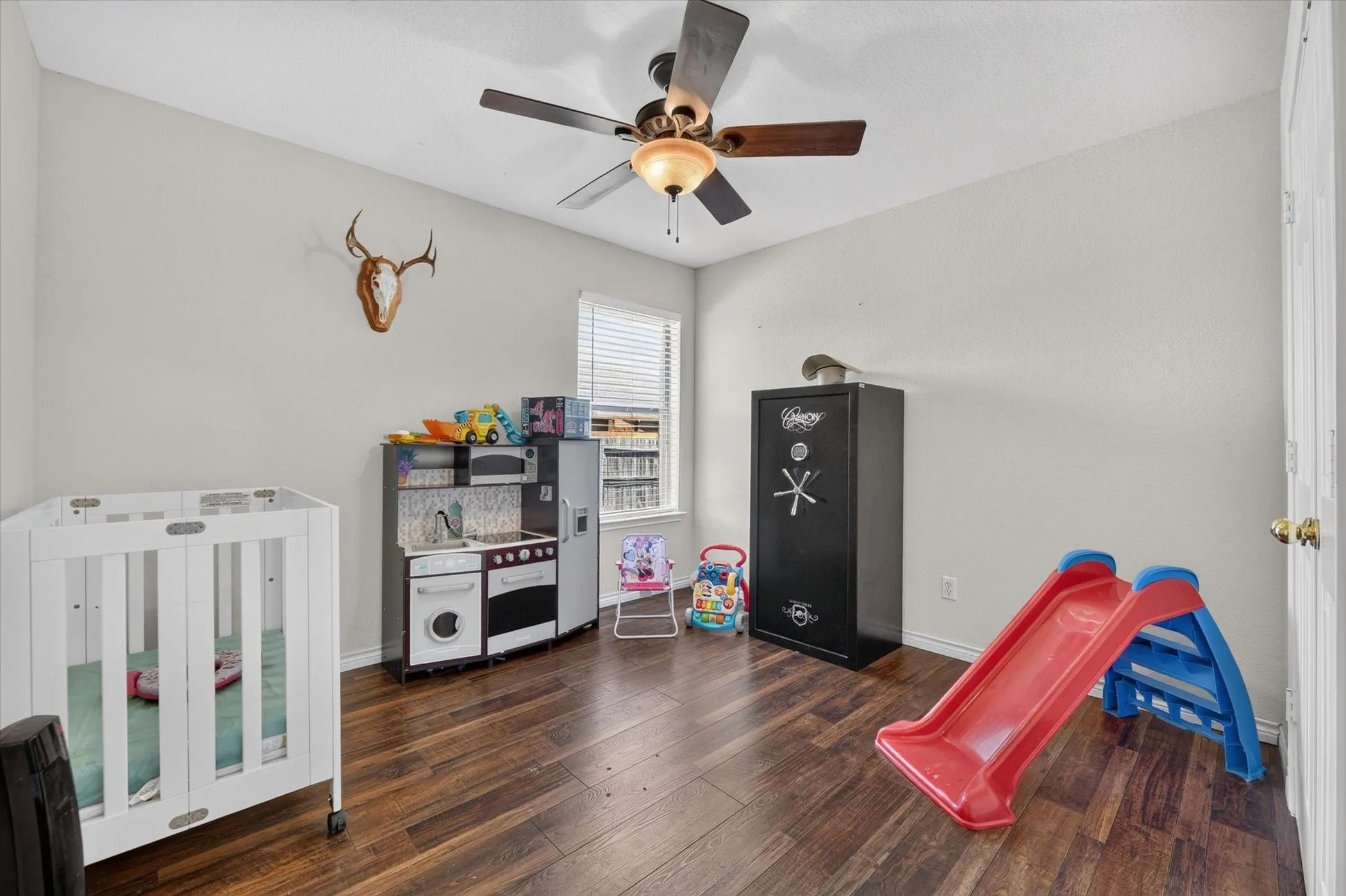 Single Family Residence For Sale in Tarrant County , 1144 Park Glen, Crowley, Texas 76036, 4 Bedroom, 2 Bathroom, 2 Garage spaces, 1,920 Sqft, built in 2003, mls#21360652, Real Estate Agent in Crowley, Homes For Sale in Tarrant county, Homes For Sale in Crowley, Realtor in Crowley Texas, Real Estate Brokerage Independent Realty Texas, Luminita Cordes Realtor