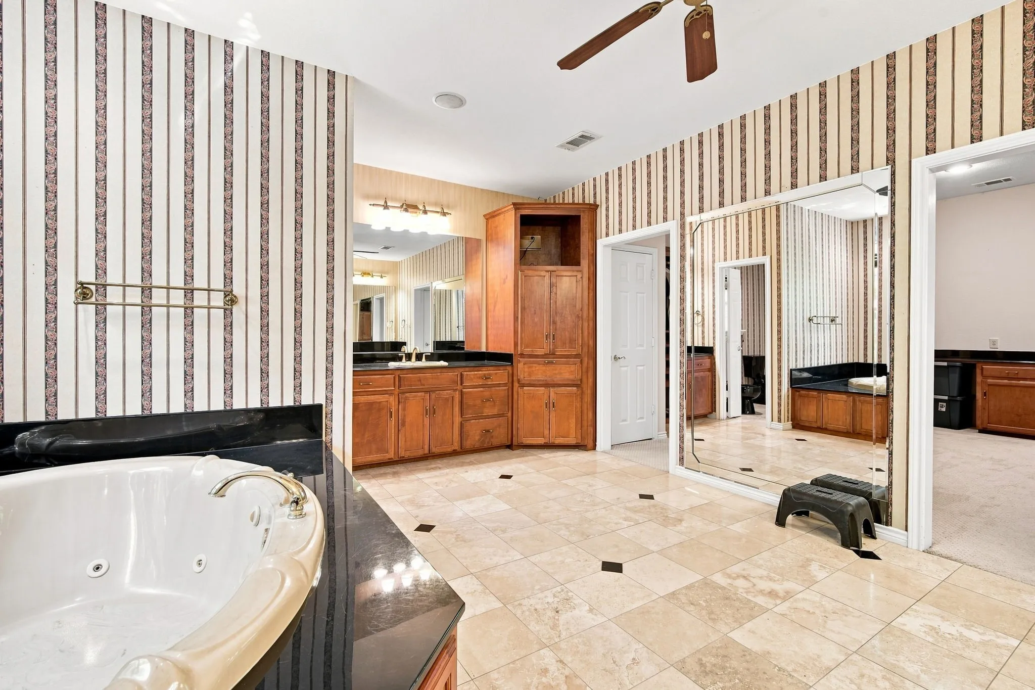 Primary ensuite bath