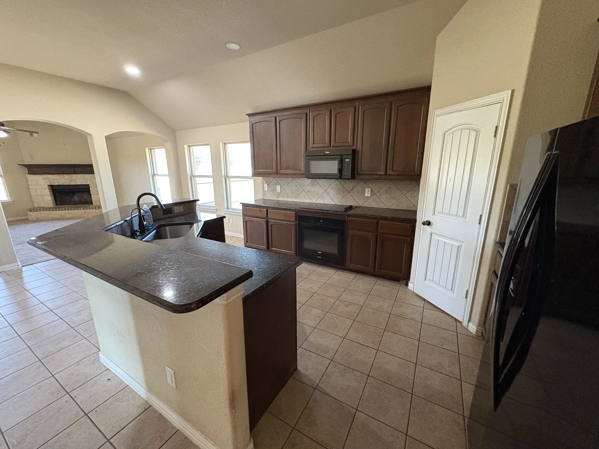 Single Family Residence For Sale in Parker County , 124 Brady Coleman Lane, Springtown, Texas 76082, 4 Bedroom, 2 Bathroom, 4 Garage spaces, 2,023 Sqft, built in 2015, mls#21360818, Real Estate Agent in Springtown, Homes For Sale in Parker county, Homes For Sale in Springtown, Realtor in Springtown Texas, Real Estate Brokerage Independent Realty Texas, Luminita Cordes Realtor