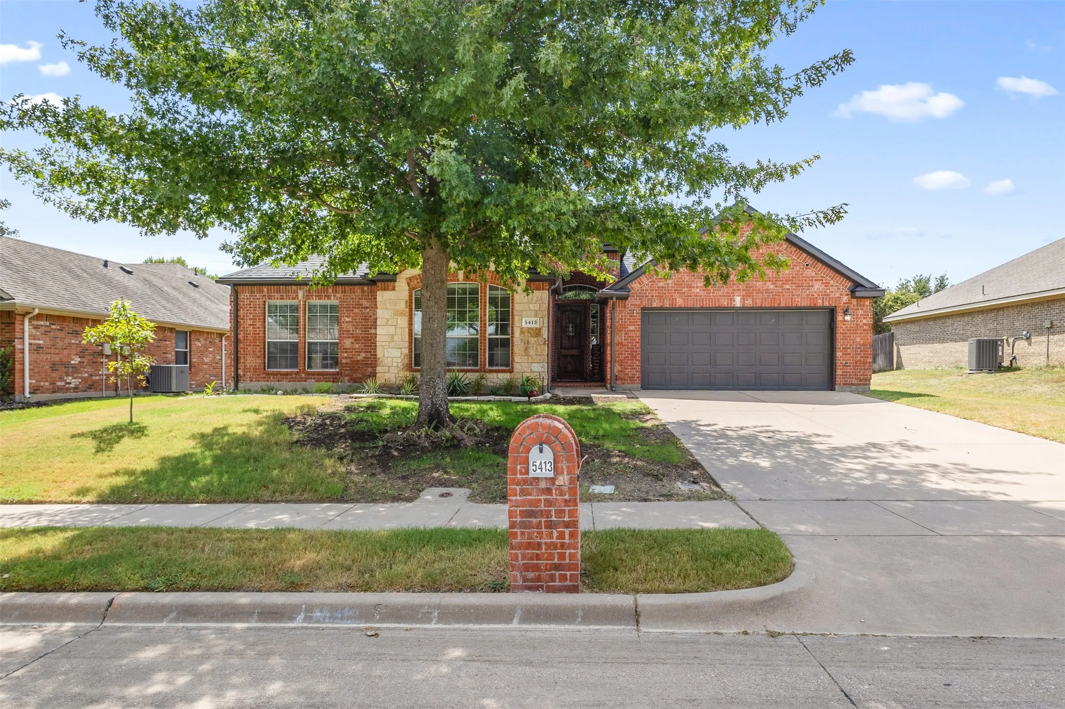 Single Family Residence For Sale in Ellis County , 5413 Compassion Drive, Midlothian, Texas 76065, 4 Bedroom, 3 Bathroom, 2 Garage spaces, 3,037 Sqft, built in 2008, mls#21354685, Real Estate Agent in Midlothian, Homes For Sale in Ellis county, Homes For Sale in Midlothian, Realtor in Midlothian Texas, Real Estate Brokerage Independent Realty Texas, Luminita Cordes Realtor