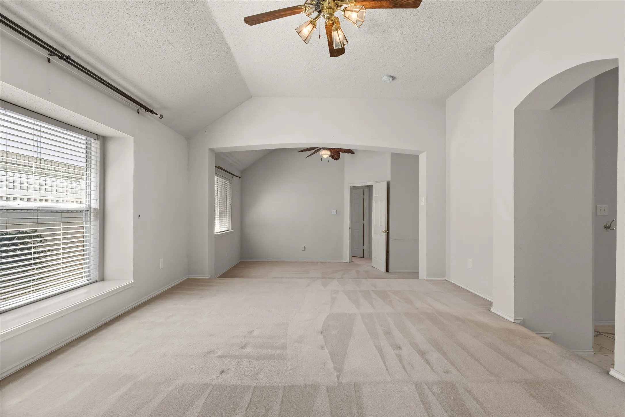 Single Family Residence For Sale in Collin County , 4424 Santa Fe Lane, Mc Kinney, Texas 75070, 3 Bedroom, 2 Bathroom, 2 Garage spaces, 2,021 Sqft, built in 1997, mls#21349949, Real Estate Agent in Mc Kinney, Homes For Sale in Collin county, Homes For Sale in Mc Kinney, Realtor in Mc Kinney Texas, Real Estate Brokerage Independent Realty Texas, Luminita Cordes Realtor
