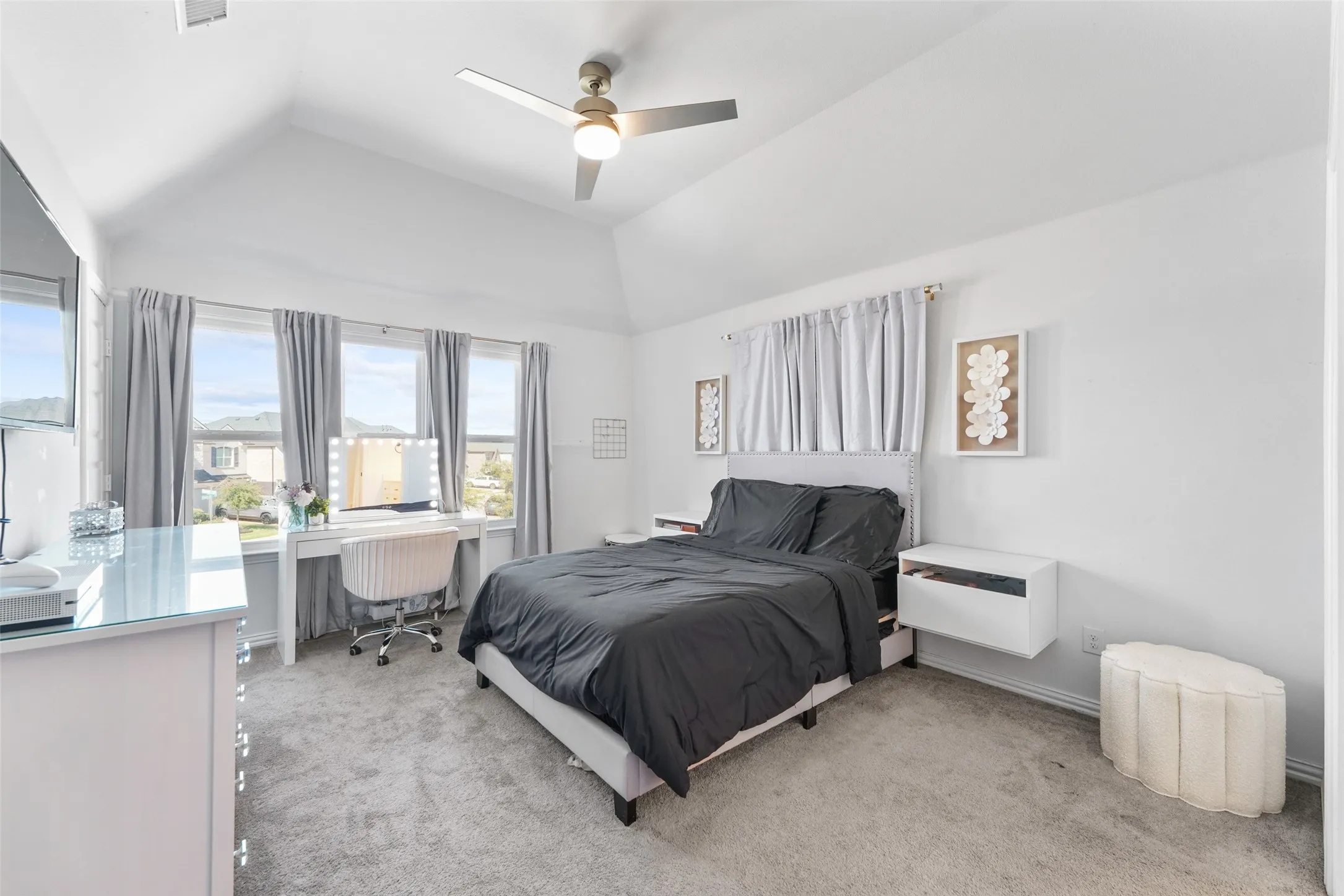 Single Family Residence For Sale in Denton County , 1737 Frisco Hills Boulevard, Little Elm, Texas 75068, 5 Bedroom, 5 Bathroom, 3 Garage spaces, 4,727 Sqft, built in 2018, mls#21360783, Real Estate Agent in Little Elm, Homes For Sale in Denton county, Homes For Sale in Little Elm, Realtor in Little Elm Texas, Real Estate Brokerage Independent Realty Texas, Luminita Cordes Realtor