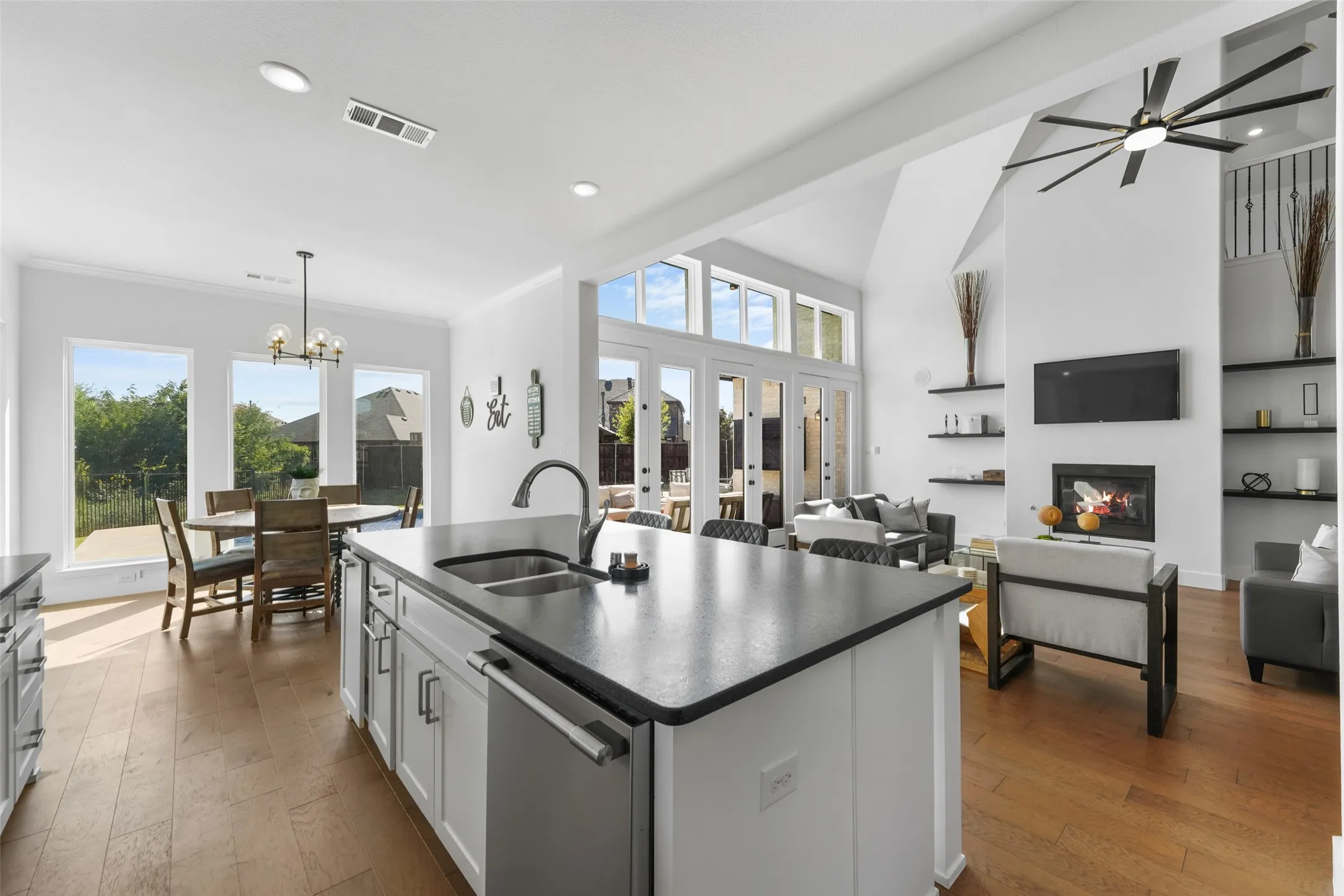 Single Family Residence For Sale in Denton County , 1737 Frisco Hills Boulevard, Little Elm, Texas 75068, 5 Bedroom, 5 Bathroom, 3 Garage spaces, 4,727 Sqft, built in 2018, mls#21360783, Real Estate Agent in Little Elm, Homes For Sale in Denton county, Homes For Sale in Little Elm, Realtor in Little Elm Texas, Real Estate Brokerage Independent Realty Texas, Luminita Cordes Realtor