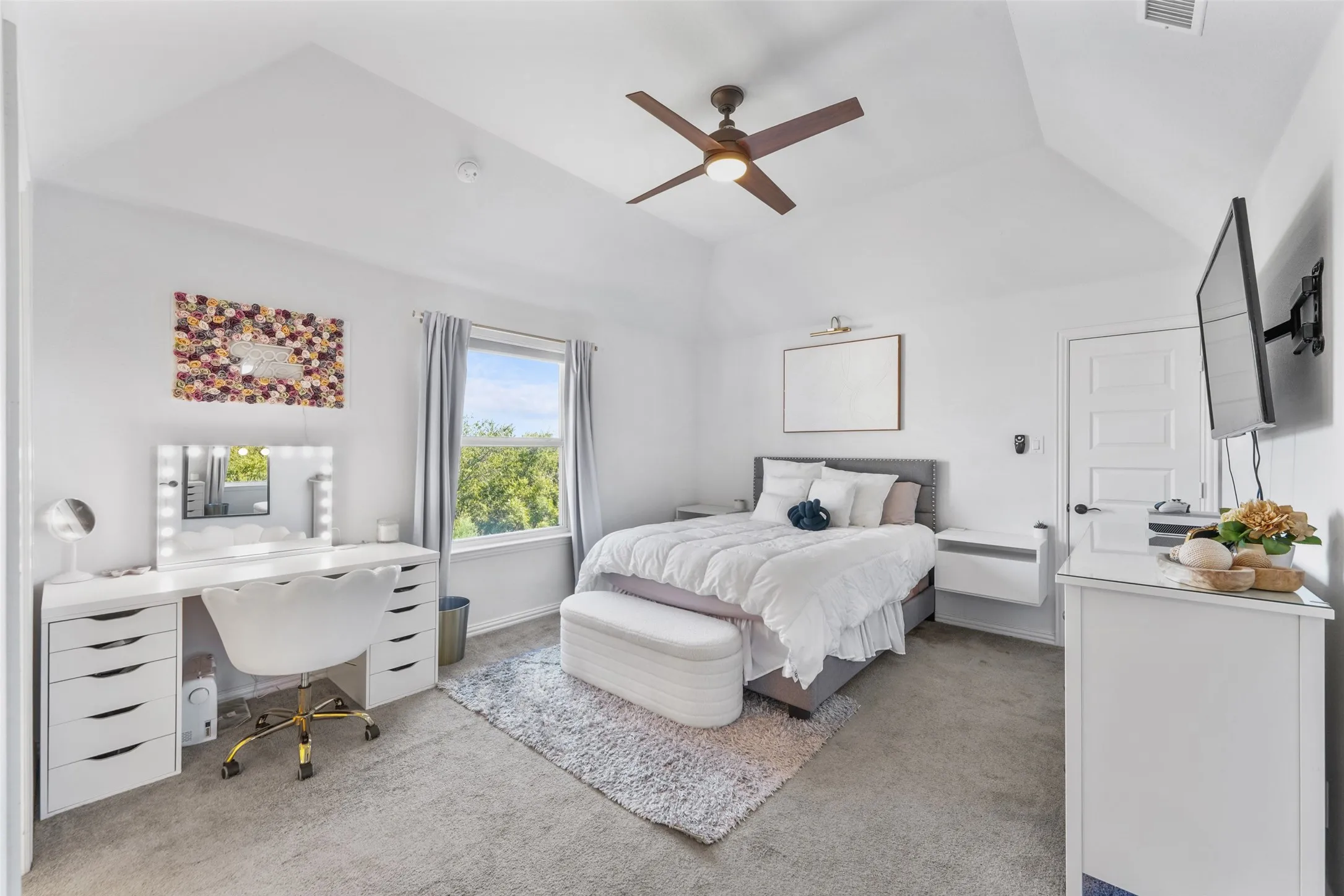 Single Family Residence For Sale in Denton County , 1737 Frisco Hills Boulevard, Little Elm, Texas 75068, 5 Bedroom, 5 Bathroom, 3 Garage spaces, 4,727 Sqft, built in 2018, mls#21360783, Real Estate Agent in Little Elm, Homes For Sale in Denton county, Homes For Sale in Little Elm, Realtor in Little Elm Texas, Real Estate Brokerage Independent Realty Texas, Luminita Cordes Realtor