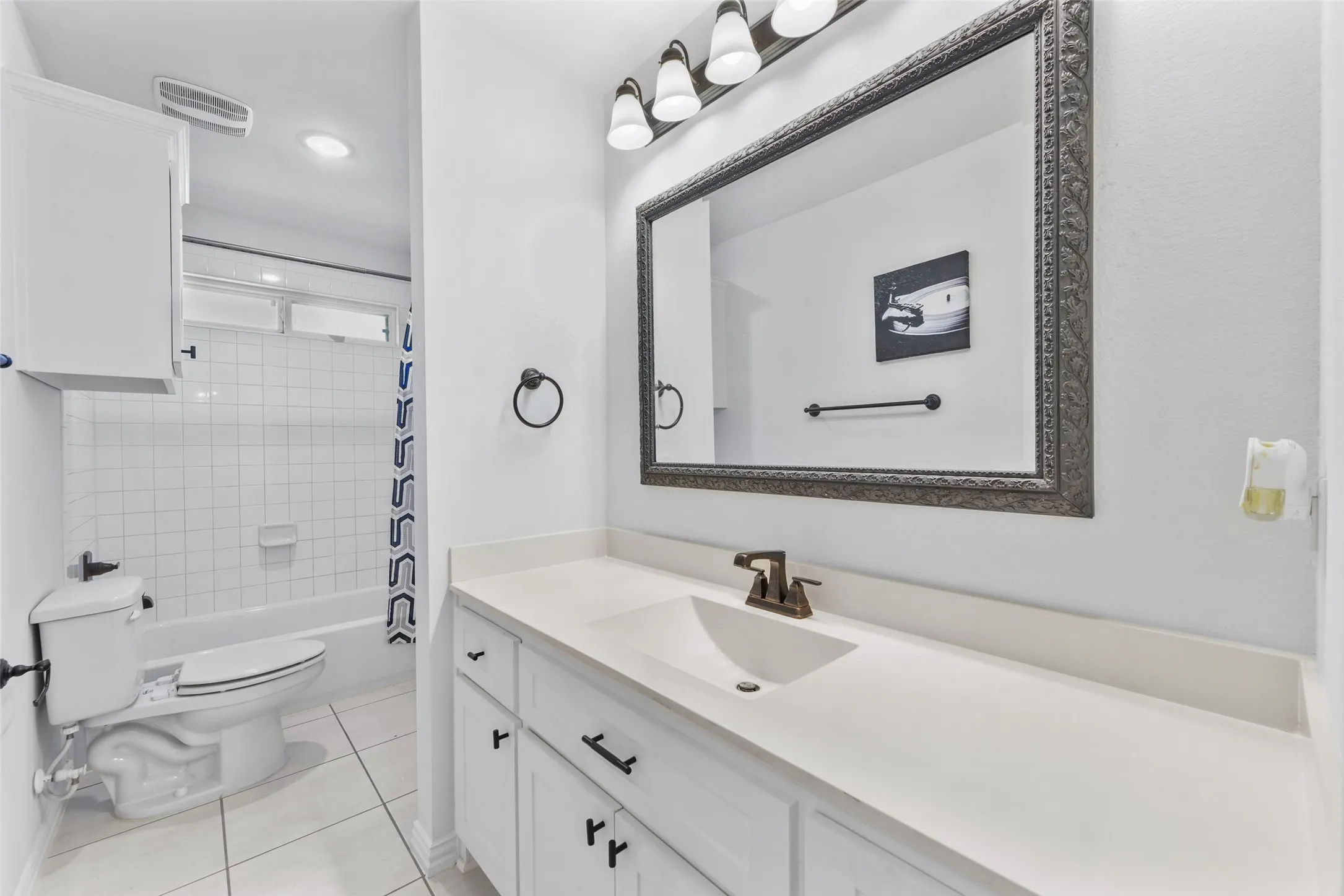 Single Family Residence For Sale in Denton County , 1737 Frisco Hills Boulevard, Little Elm, Texas 75068, 5 Bedroom, 5 Bathroom, 3 Garage spaces, 4,727 Sqft, built in 2018, mls#21360783, Real Estate Agent in Little Elm, Homes For Sale in Denton county, Homes For Sale in Little Elm, Realtor in Little Elm Texas, Real Estate Brokerage Independent Realty Texas, Luminita Cordes Realtor
