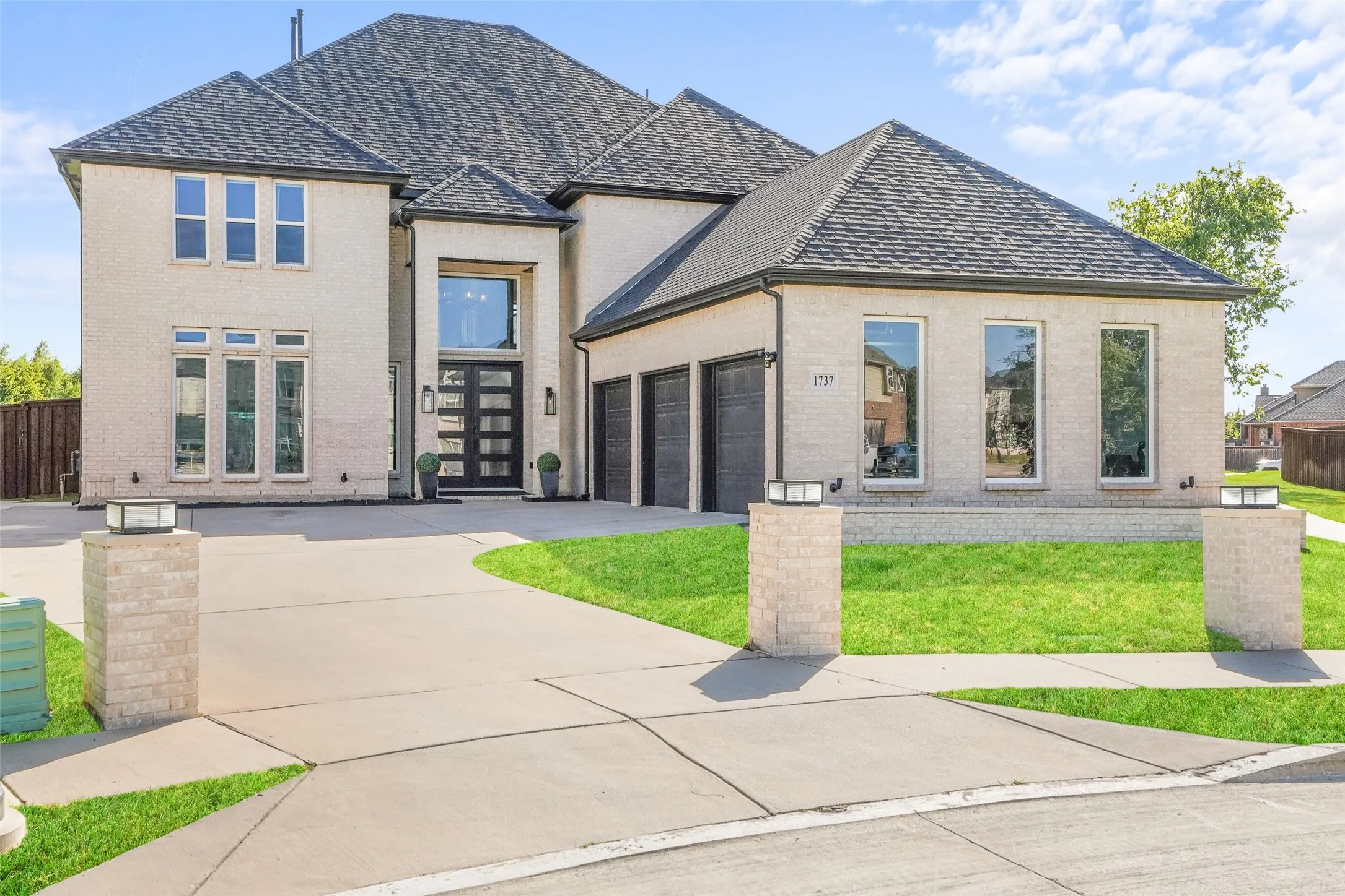 Single Family Residence For Sale in Denton County , 1737 Frisco Hills Boulevard, Little Elm, Texas 75068, 5 Bedroom, 5 Bathroom, 3 Garage spaces, 4,727 Sqft, built in 2018, mls#21360783, Real Estate Agent in Little Elm, Homes For Sale in Denton county, Homes For Sale in Little Elm, Realtor in Little Elm Texas, Real Estate Brokerage Independent Realty Texas, Luminita Cordes Realtor