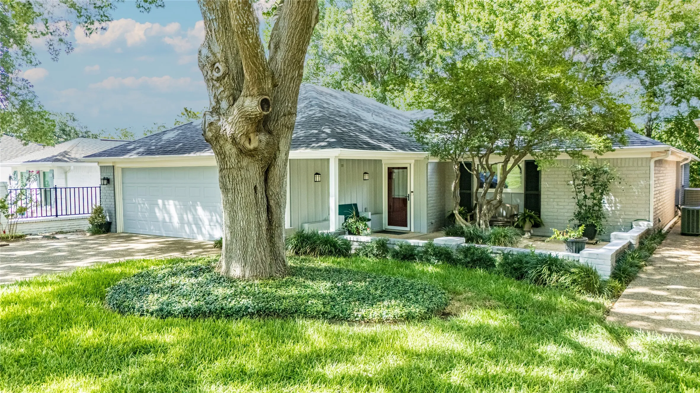 Single Family Residence For Sale in Mc Lennan County , 3613 Windmill Hill Street, Waco, Texas 76710, 3 Bedroom, 3 Bathroom, 2 Garage spaces, 2,070 Sqft, built in 1974, mls#21359678, Real Estate Agent in Waco, Homes For Sale in Mc Lennan county, Homes For Sale in Waco, Realtor in Waco Texas, Real Estate Brokerage Independent Realty Texas, Luminita Cordes Realtor