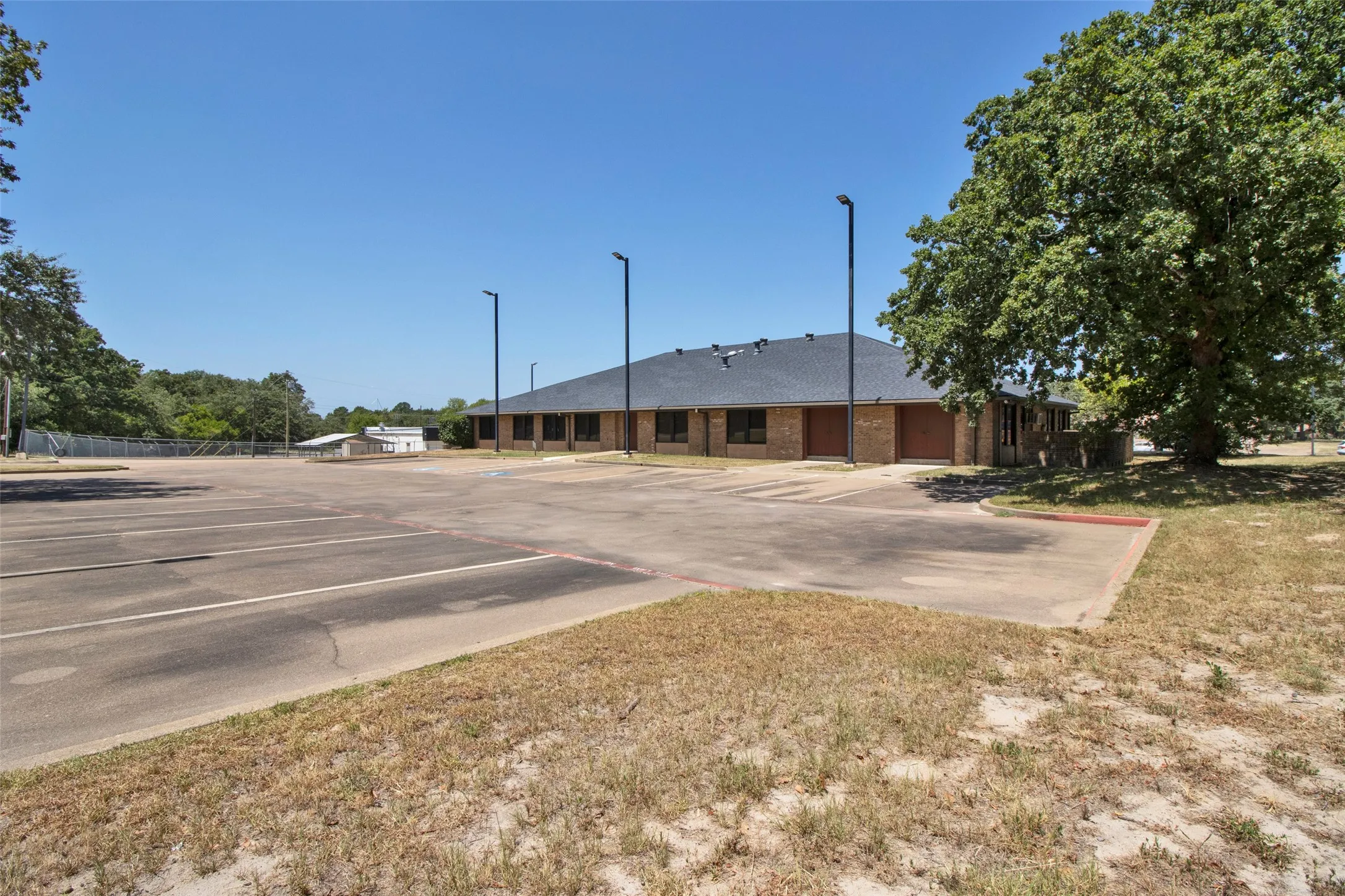 Business For Sale in Smith County , 3210 W Northwest Loop 323, Tyler, Texas 75702, 0, 0, Garage spaces, 0 Sqft, built in 1986, mls#21360792, Real Estate Agent in Tyler, Homes For Sale in Smith county, Homes For Sale in Tyler, Realtor in Tyler Texas, Real Estate Brokerage Independent Realty Texas, Luminita Cordes Realtor