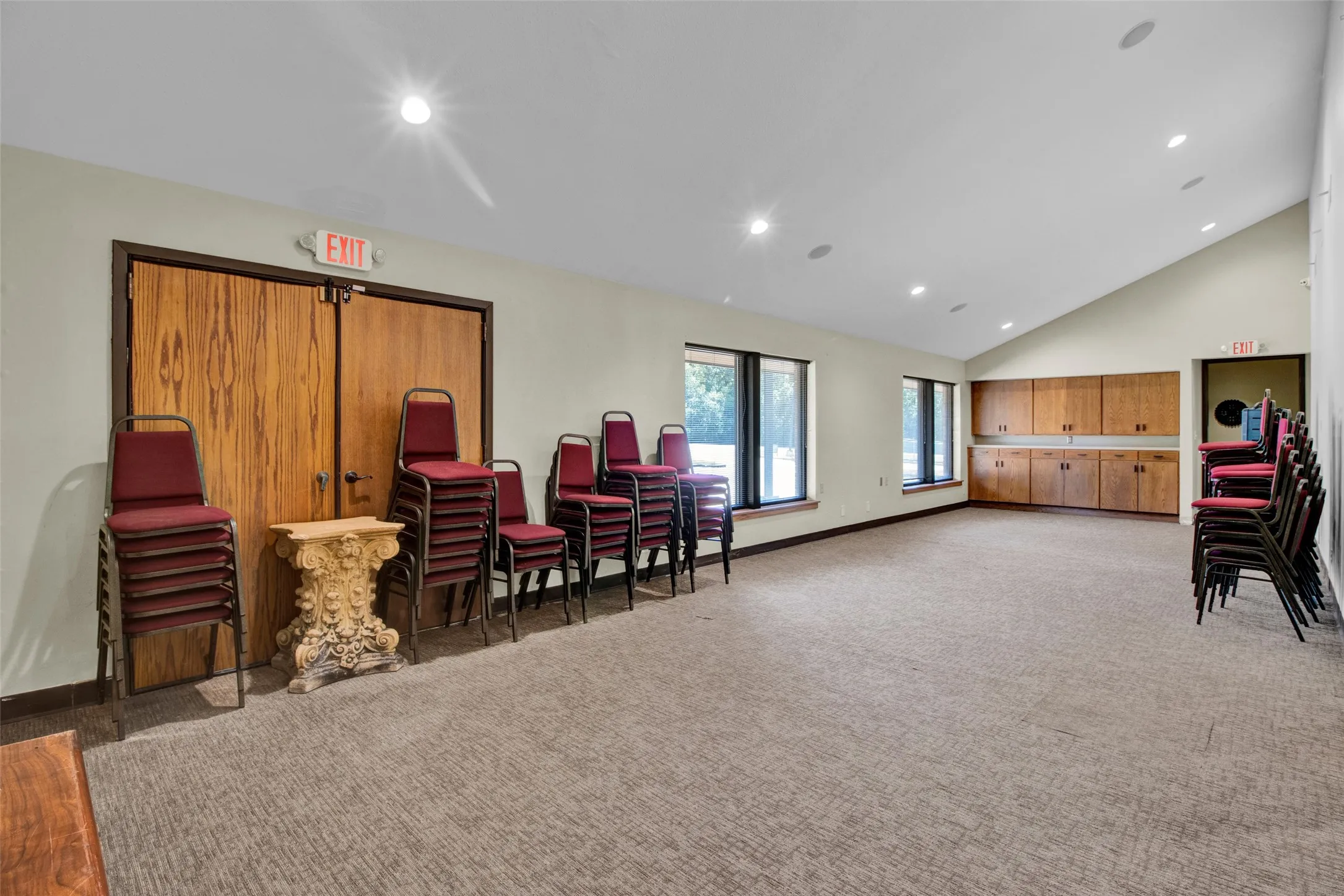 Business For Sale in Smith County , 3210 W Northwest Loop 323, Tyler, Texas 75702, 0, 0, Garage spaces, 0 Sqft, built in 1986, mls#21360792, Real Estate Agent in Tyler, Homes For Sale in Smith county, Homes For Sale in Tyler, Realtor in Tyler Texas, Real Estate Brokerage Independent Realty Texas, Luminita Cordes Realtor