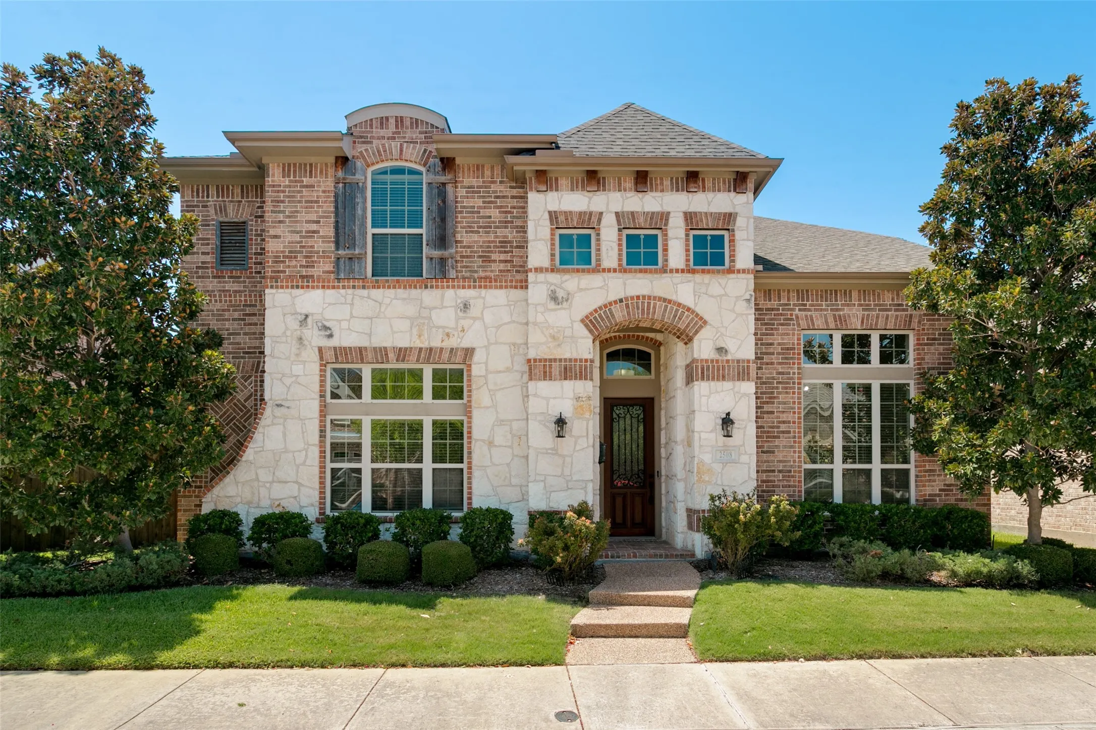 Single Family Residence For Sale in Denton County , 2508 Case Castle Court, Lewisville, Texas 75056, 3 Bedroom, 4 Bathroom, 2 Garage spaces, 3,137 Sqft, built in 2012, mls#21359687, Real Estate Agent in Lewisville, Homes For Sale in Denton county, Homes For Sale in Lewisville, Realtor in Lewisville Texas, Real Estate Brokerage Independent Realty Texas, Luminita Cordes Realtor